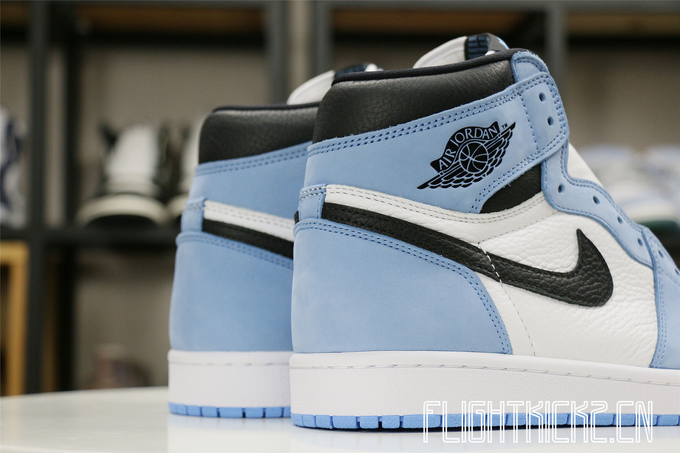Jordan 1 Retro High White University Blue Black