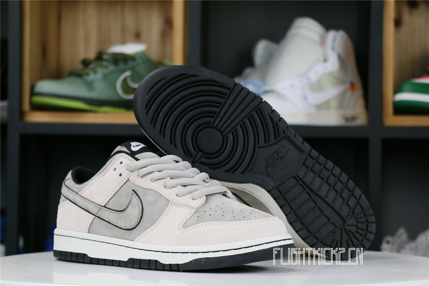 Otomo Katsuhiro x Nike SB Dunk Low Steamboy OST White Black