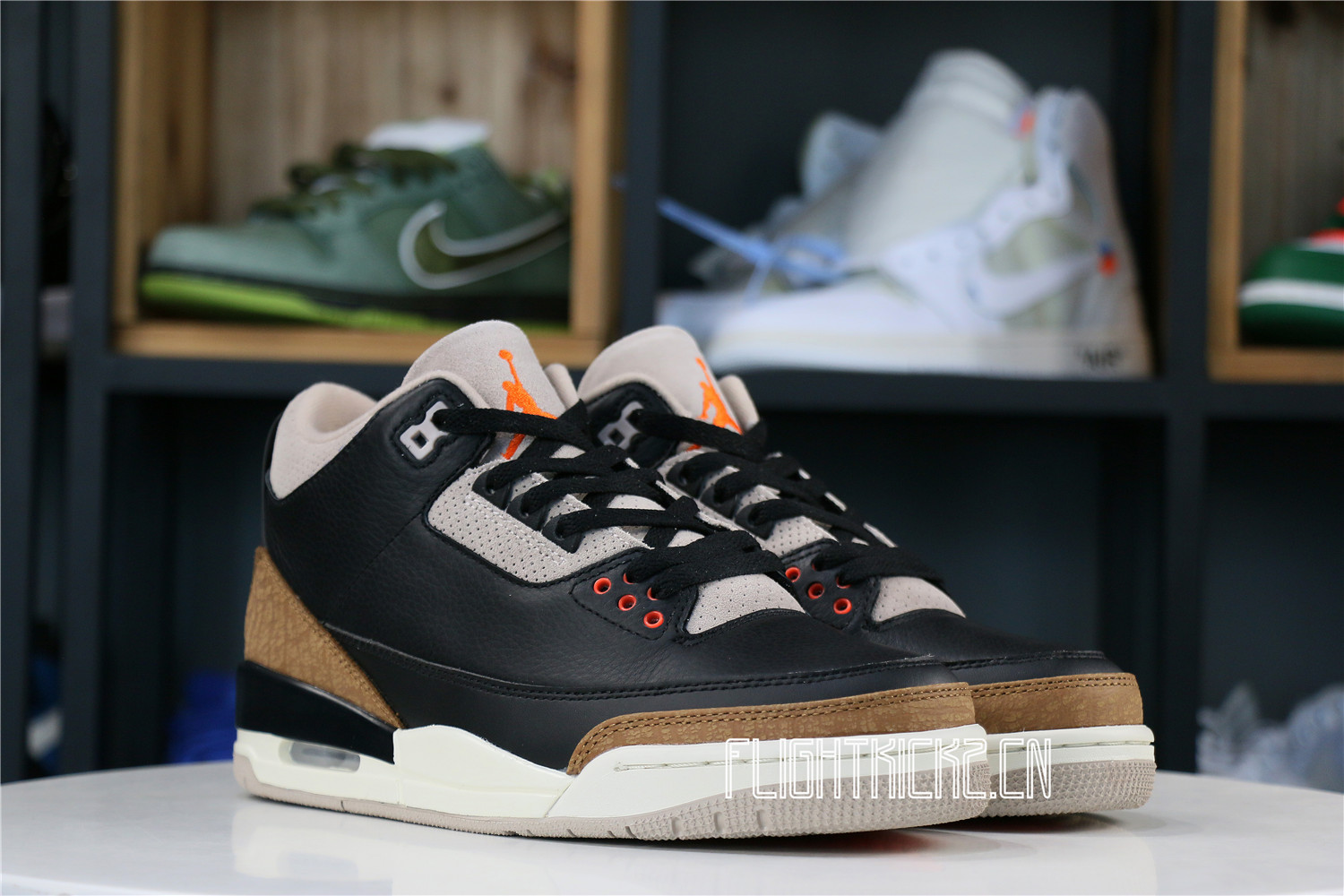 AIR JORDAN 3 RETRO ‘DESERT’