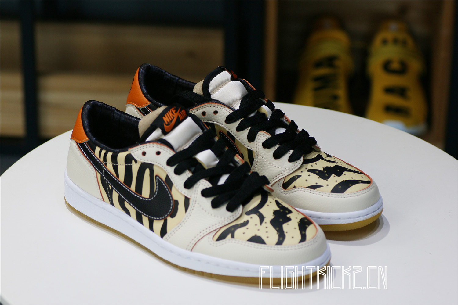 Jordan 1 Low OG Year of the Tiger