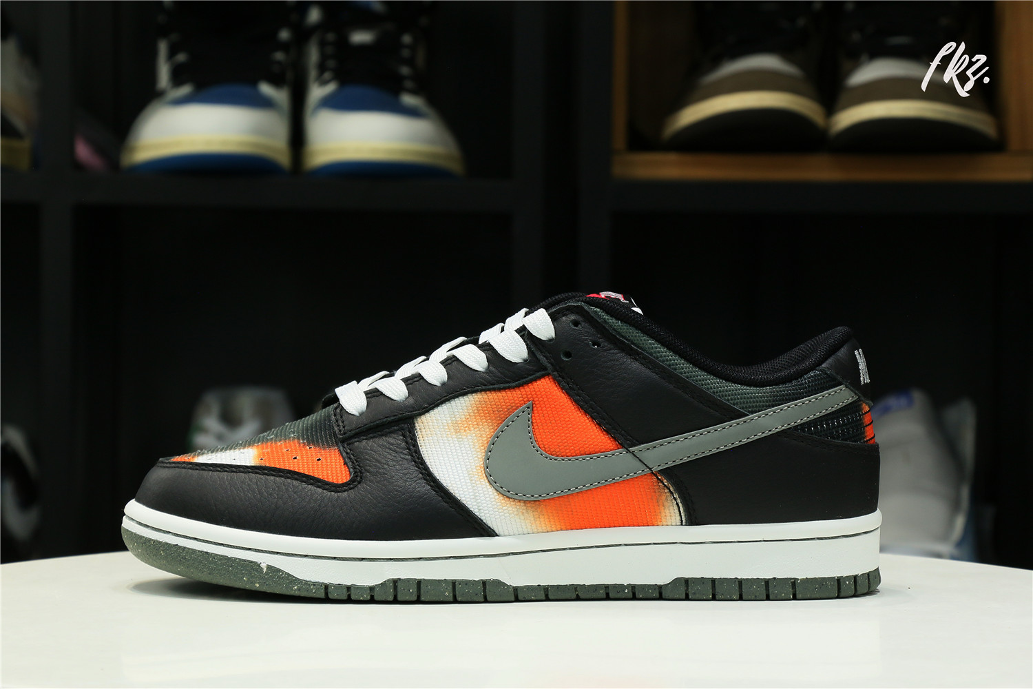 Nike Dunk Low “Graffiti” Black Red