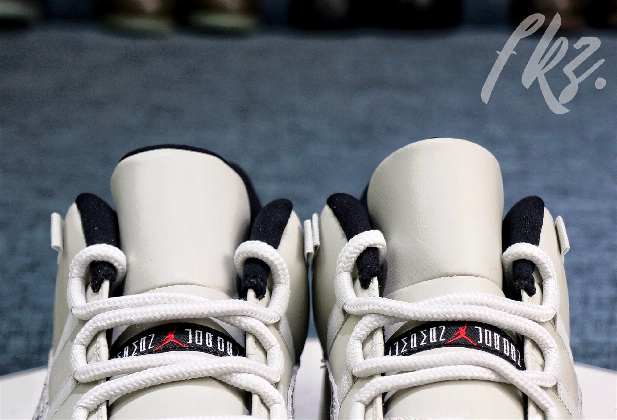 Air Jordan 11 Retro Low Snakeskin Light Bone