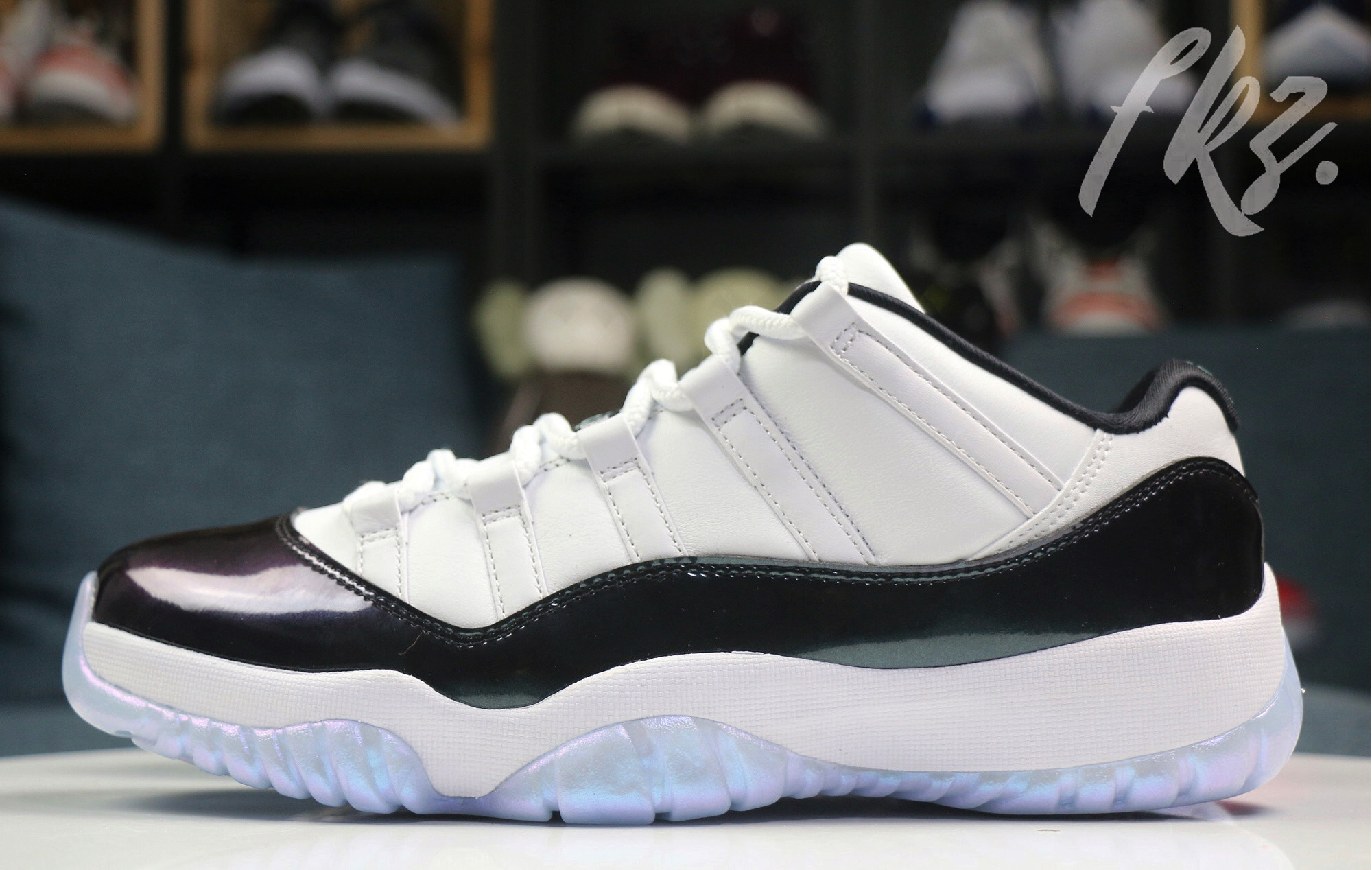 Air Jordan 11 Retro Low Emerald/Easter