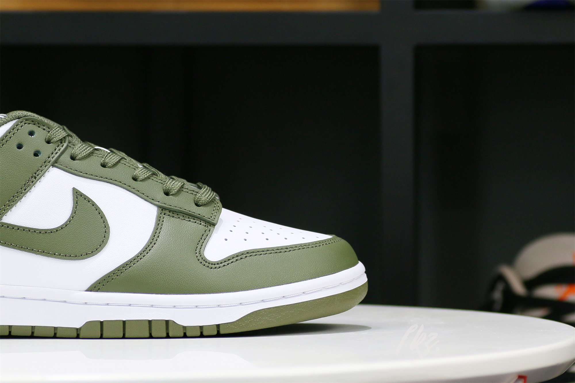 Nike Dunk Medium Olive W