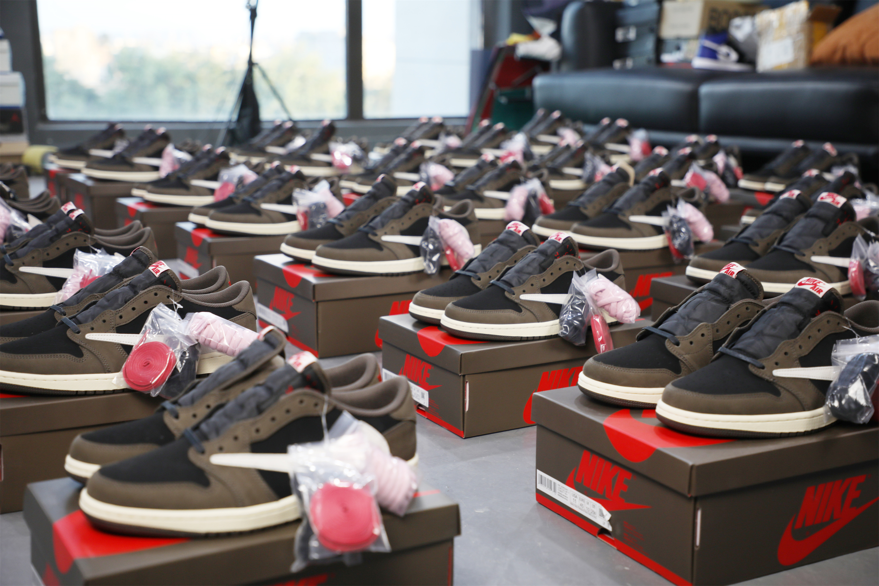 Travis Scott X Air Jordan 1 Low ‘Cactus Jack’ (LN5 A1 Batch)