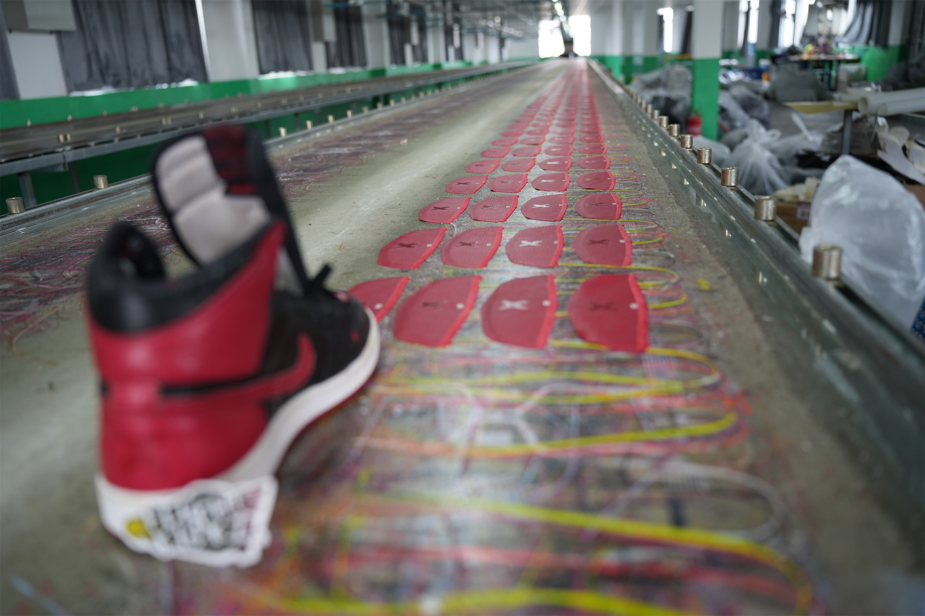 Air Jordan 1 OG Banned/Bred 2011 (LN5 A1 ,Deadstock,with tiny Flaws)