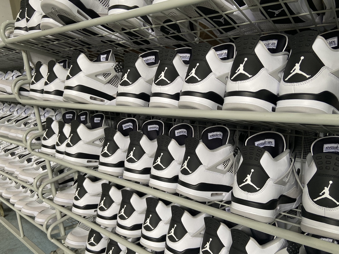 Jordan 4 Retro Military Black(LN5 A1 Batch)