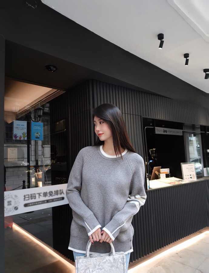 ThomBrowne New Season 22Ss Four-Stripe Pullover Long Sleeve Crewneck Sweater