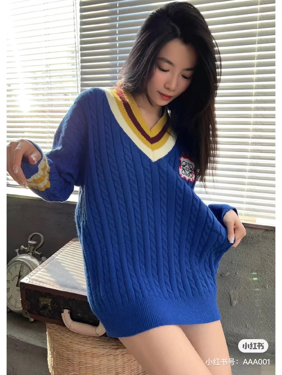 LOEVVE SS22 striped color block V-neck pullover sweater