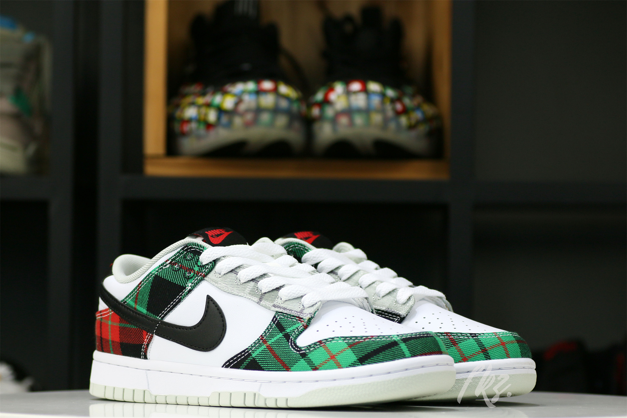 Nike Dunk Low Plaid
