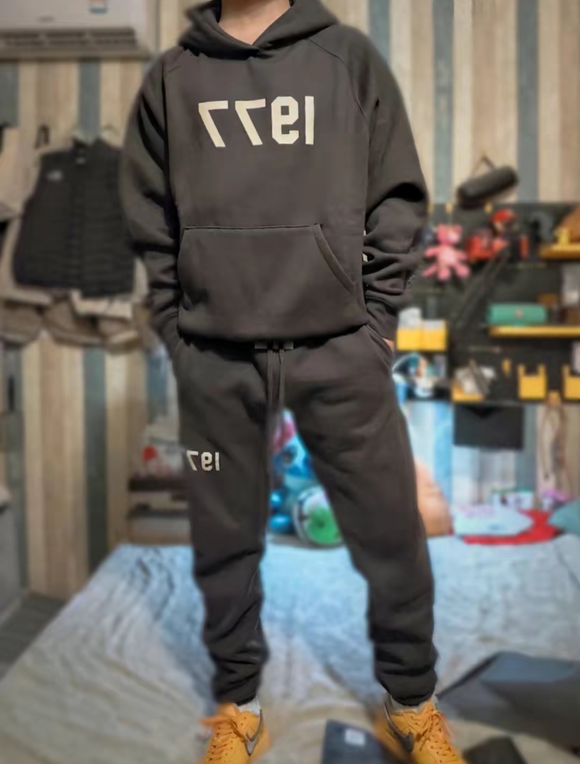 Ess3nt1als F0G 1977 flocking fleece hoodie