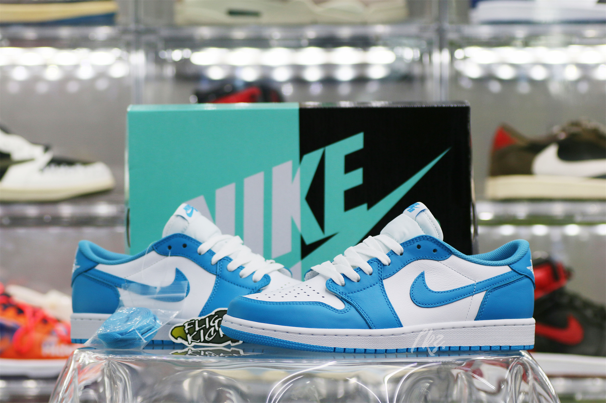 Jordan 1 Low SB University Blue UNC 2019