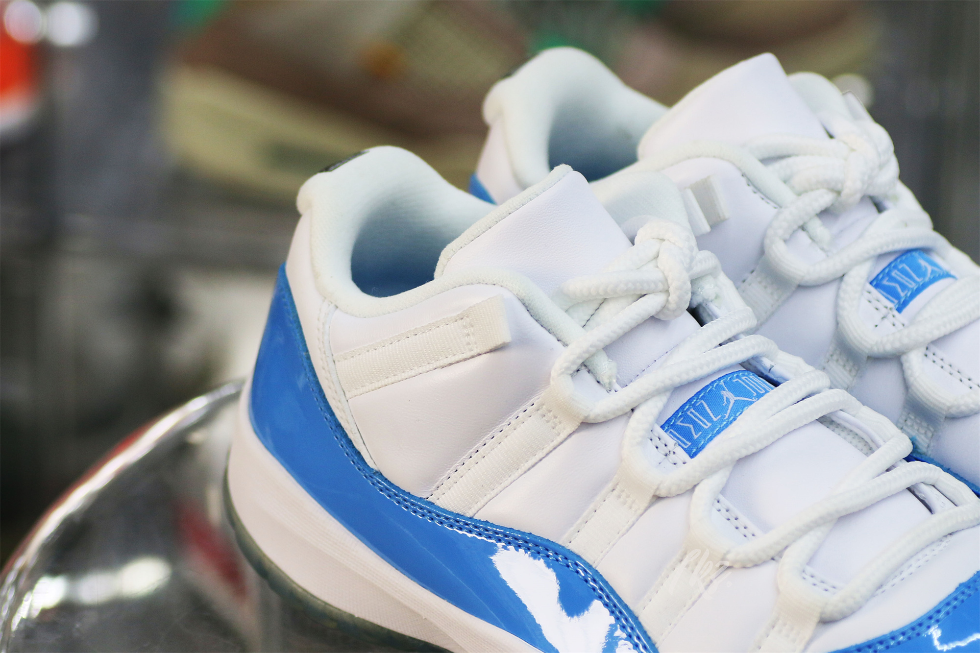 Air Jordan 11 Retro Low UNC