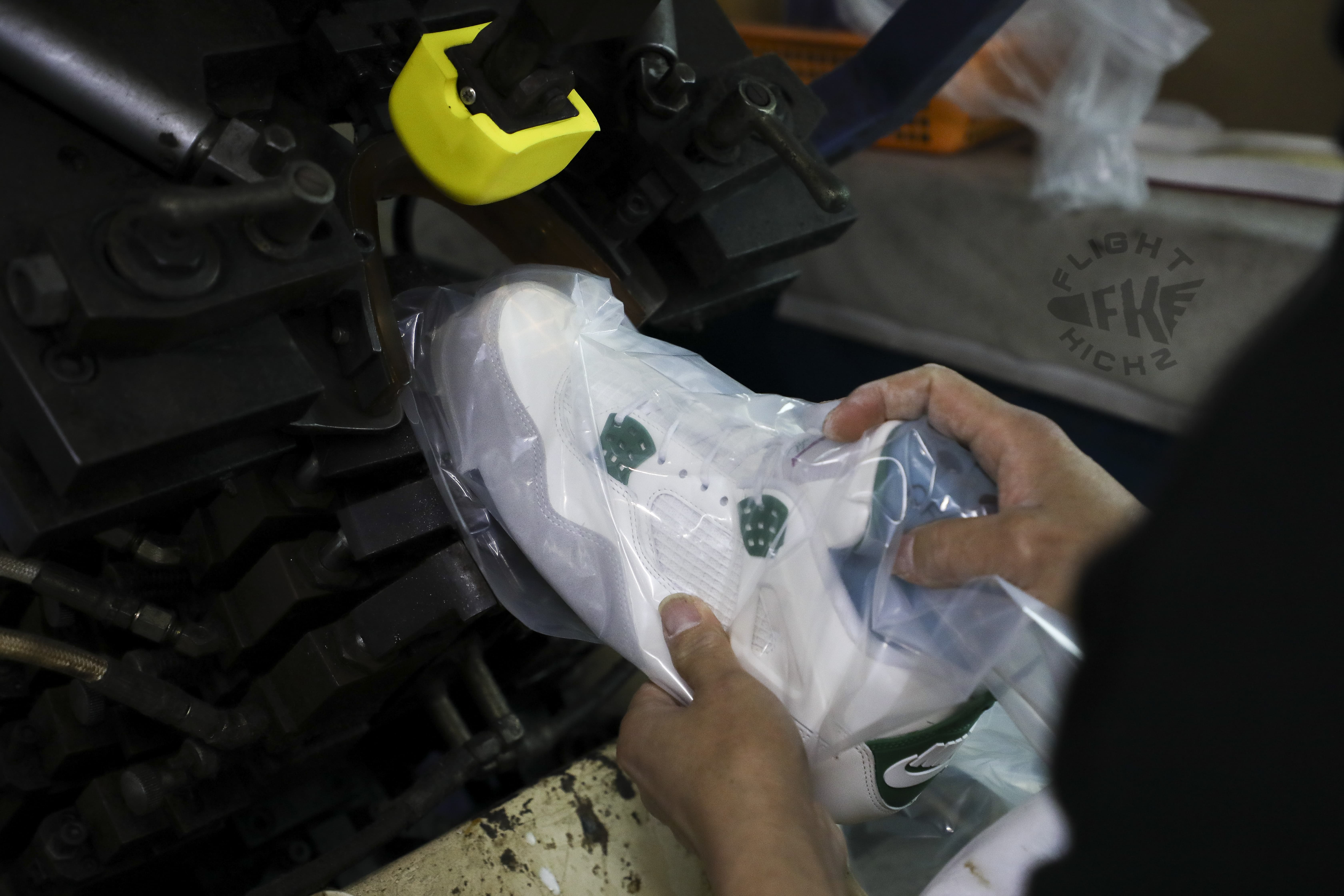 Nike SB x Air Jordan 4 “Pine Green” 2023 (LN5 A1 Batch)