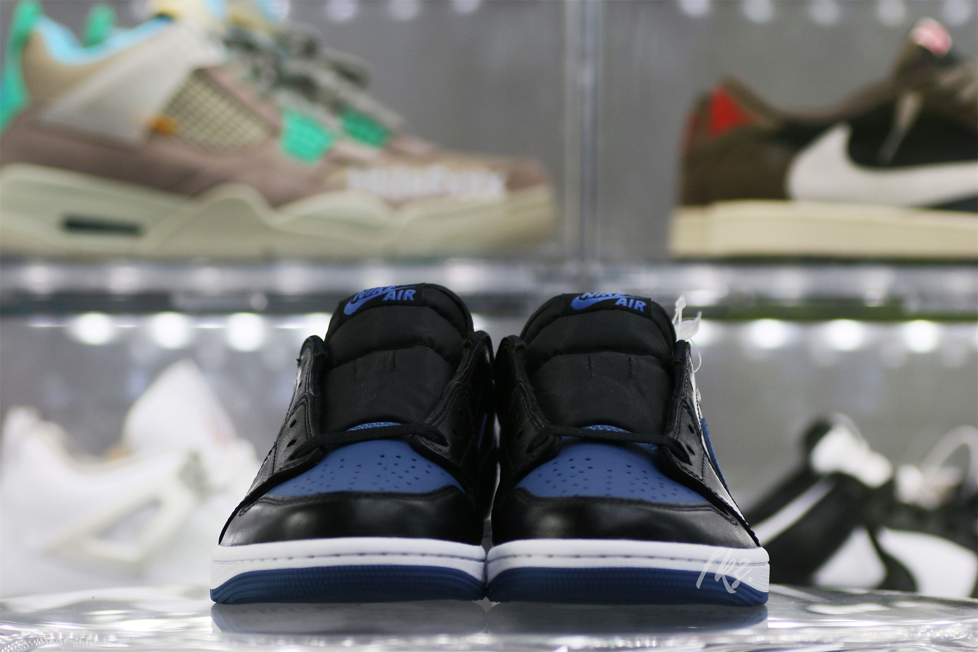 Air Jordan 1 Retro Low OG Mystic Navy