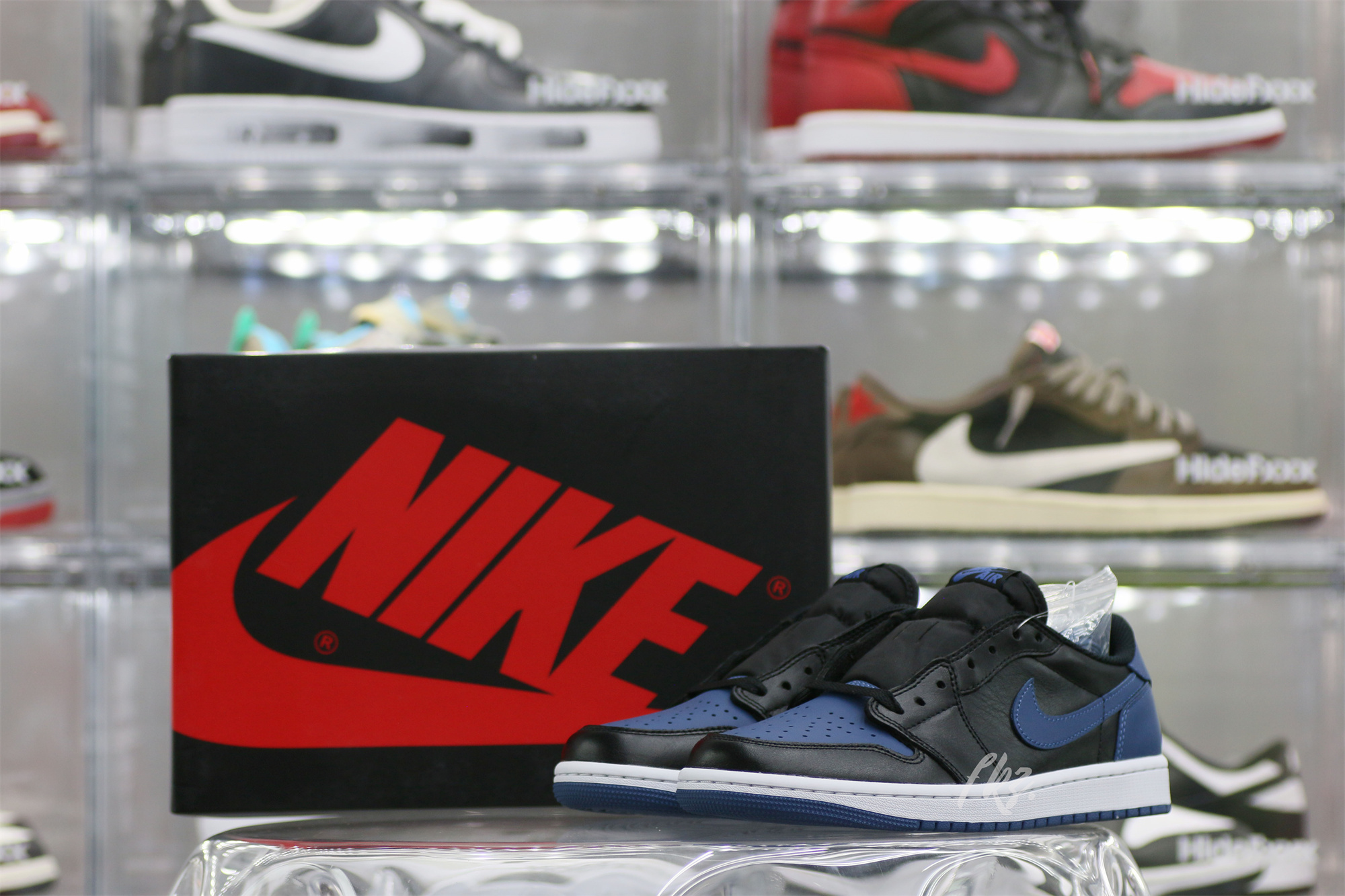 Air Jordan 1 Retro Low OG Mystic Navy