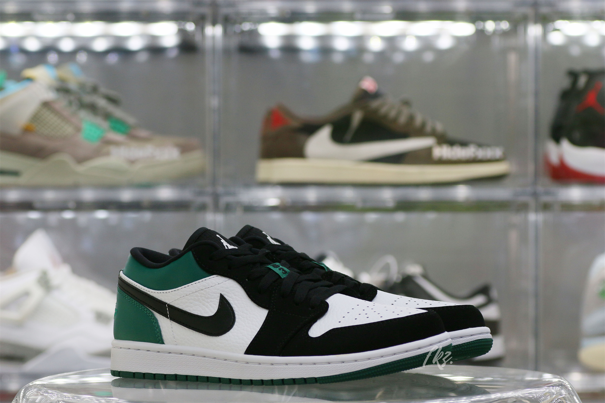 Air Jordan 1 Low Mystic Green 2019