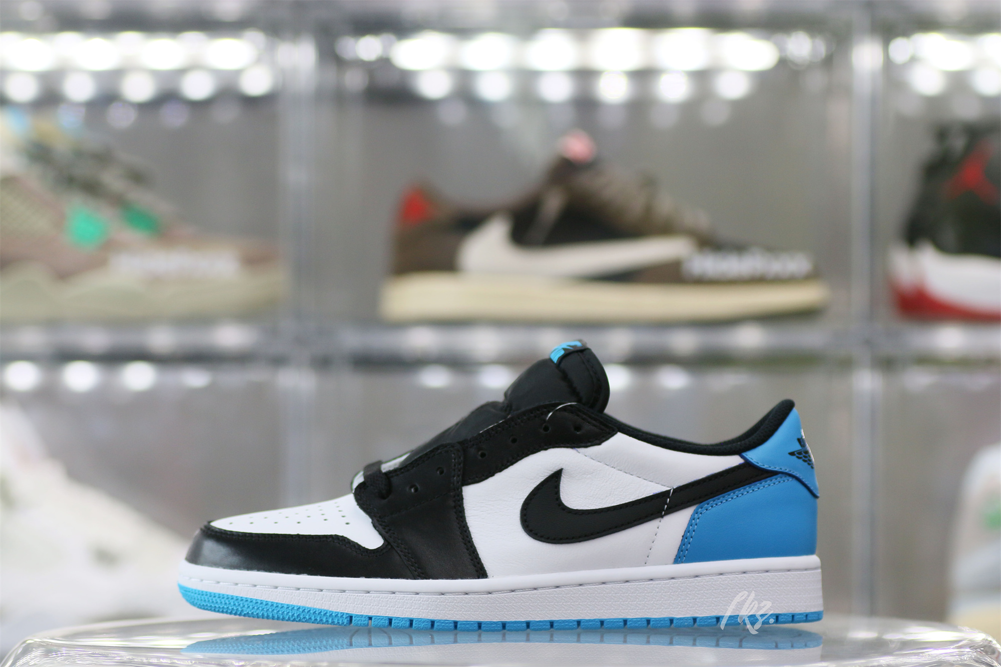 Air Jordan 1 Retro Low OG Black Dark Powder Blue