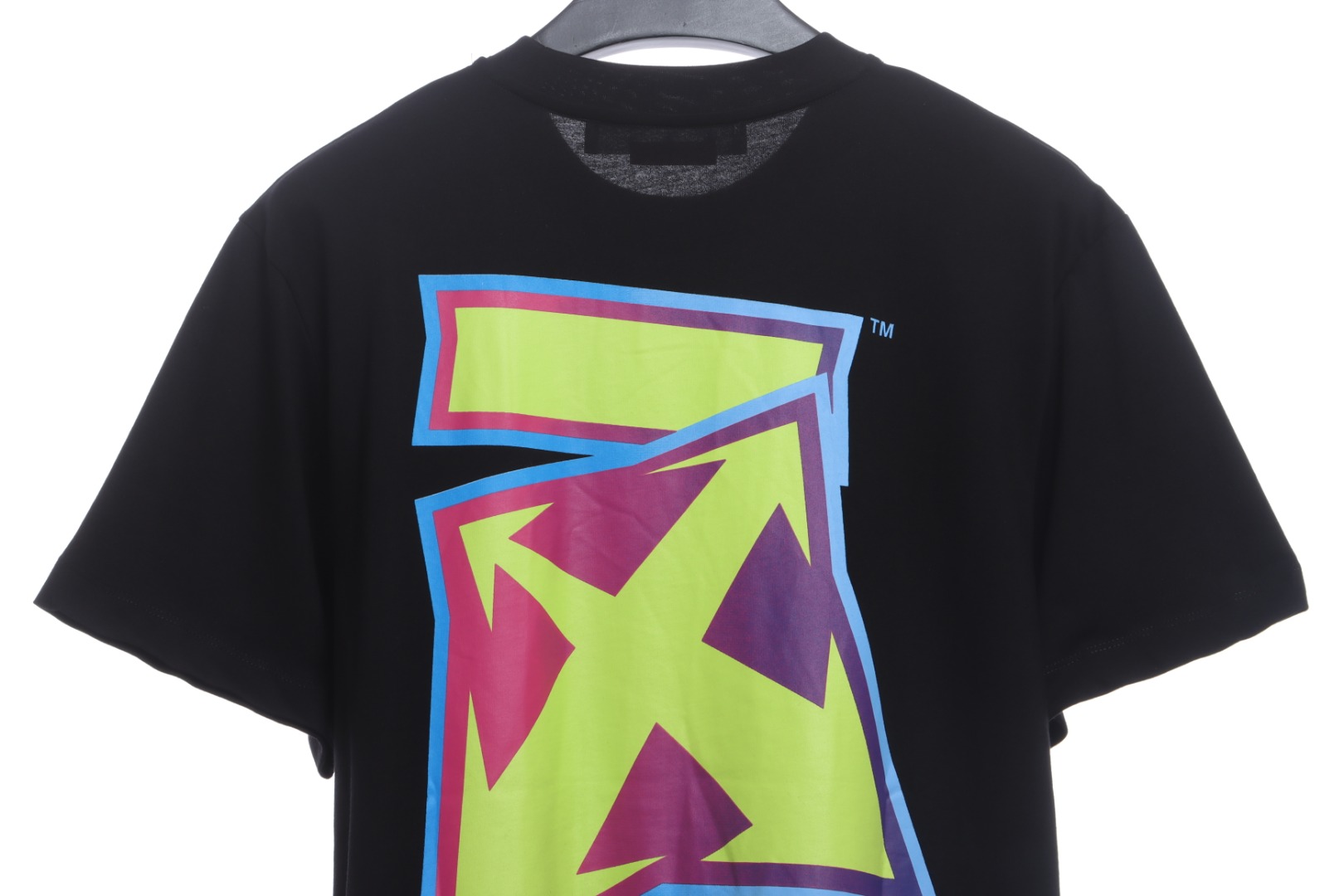 0W deformable 3D color graffiti arrow short sleeves