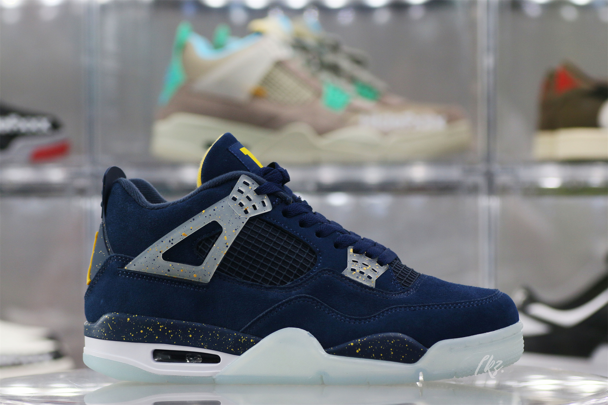Air Jordan 4 Retro Michigan (PE)