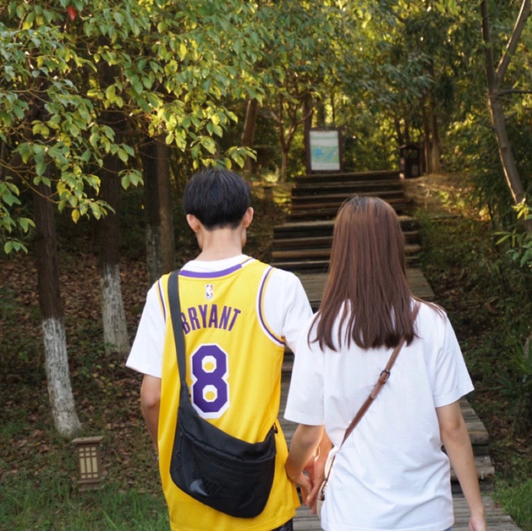 Lakers jersey No. 8