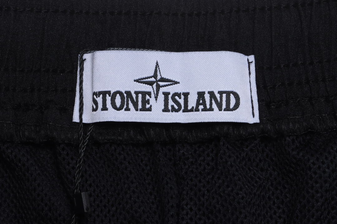 Stone island metal nylon small standard shorts