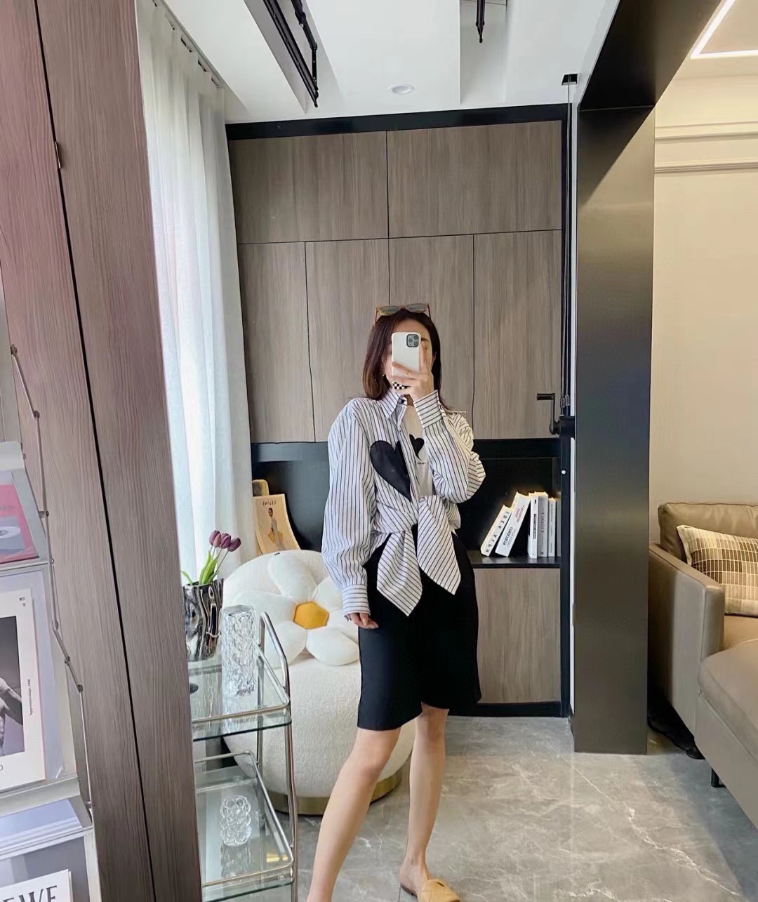 Mo&Co Joint Vertical Stripe Love Patch Shirt