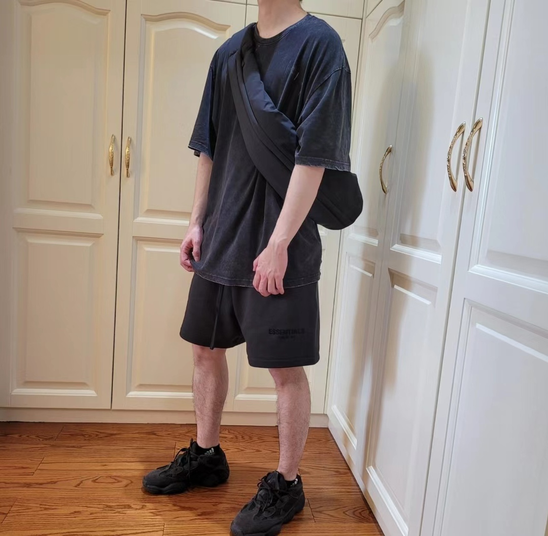 FOG Eighth Season Flocked Print Letter Shorts