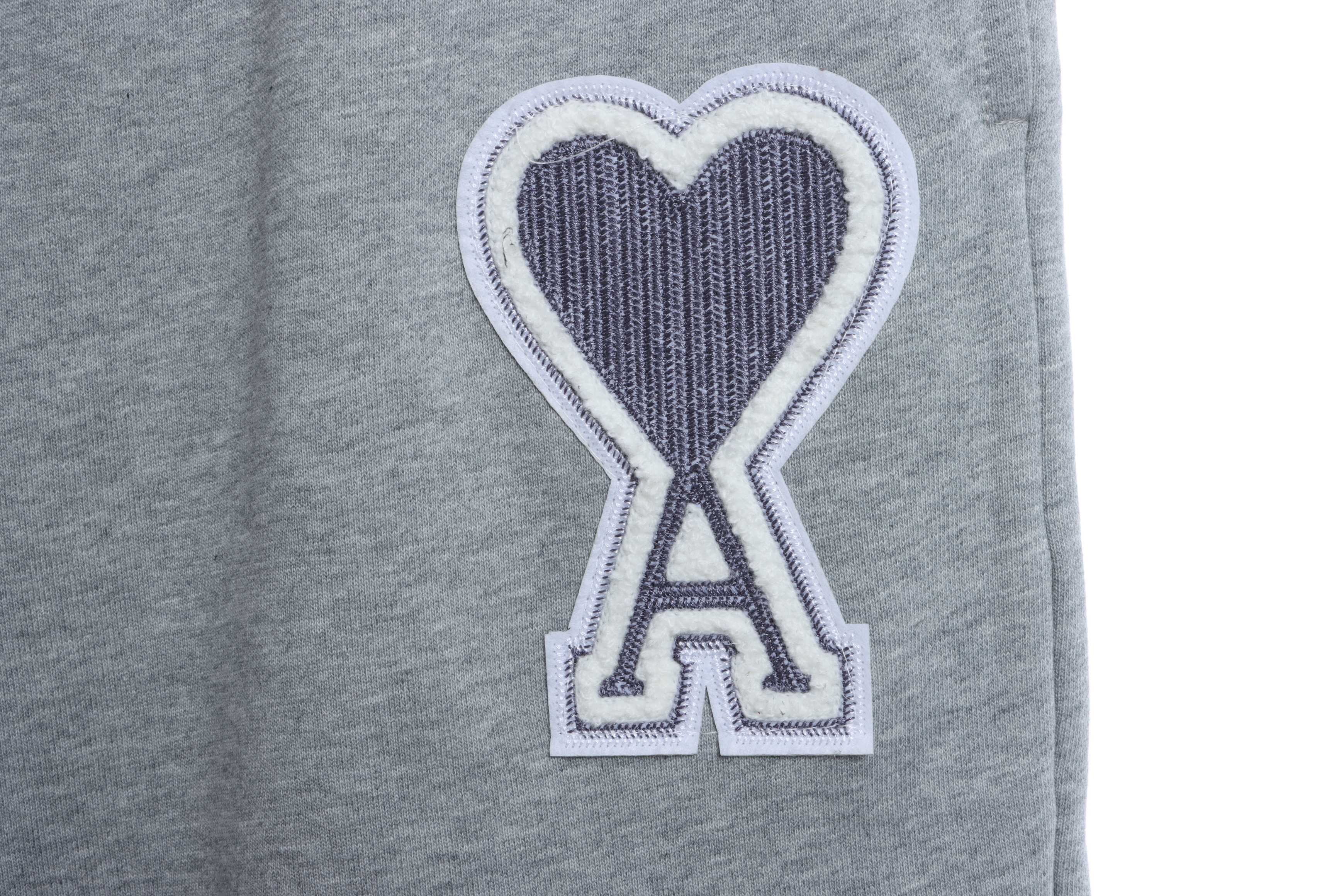 AMI 22ss heart embroidery shorts