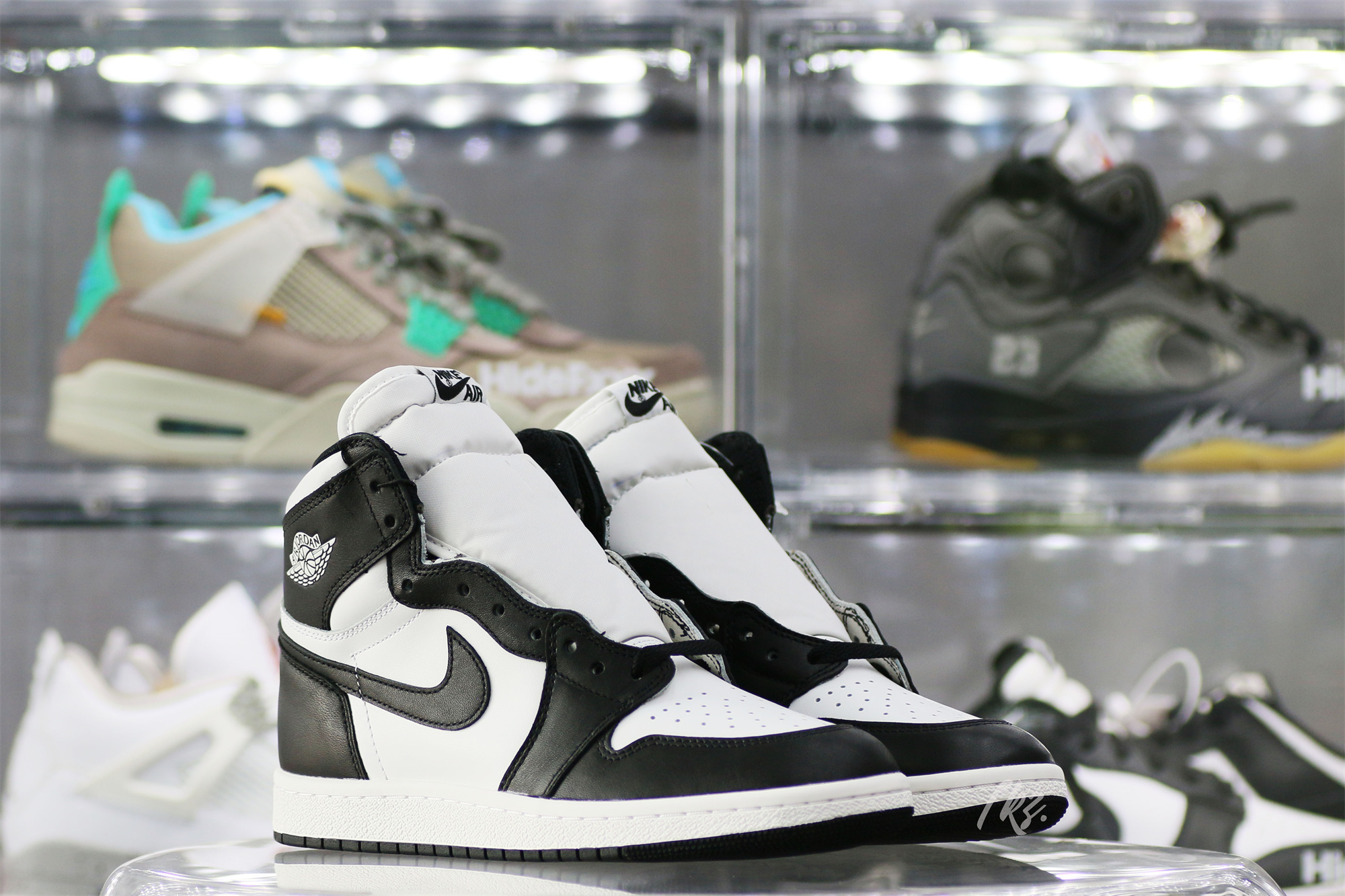 Jordan 1 Retro High 85 Black and White 2023