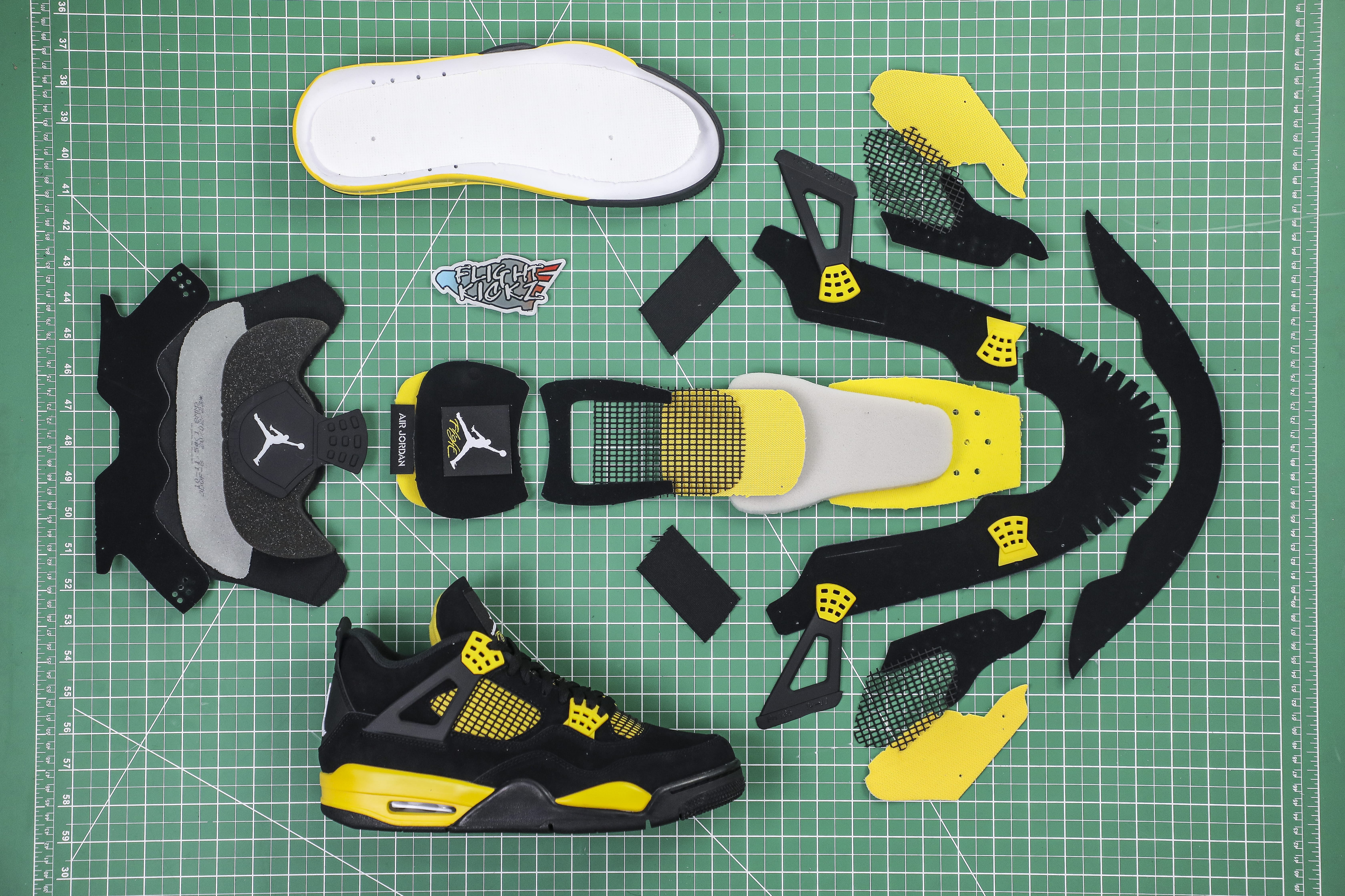 Air Jordan 4 Retro Thunder 2023 (LN5 A1 Batch)