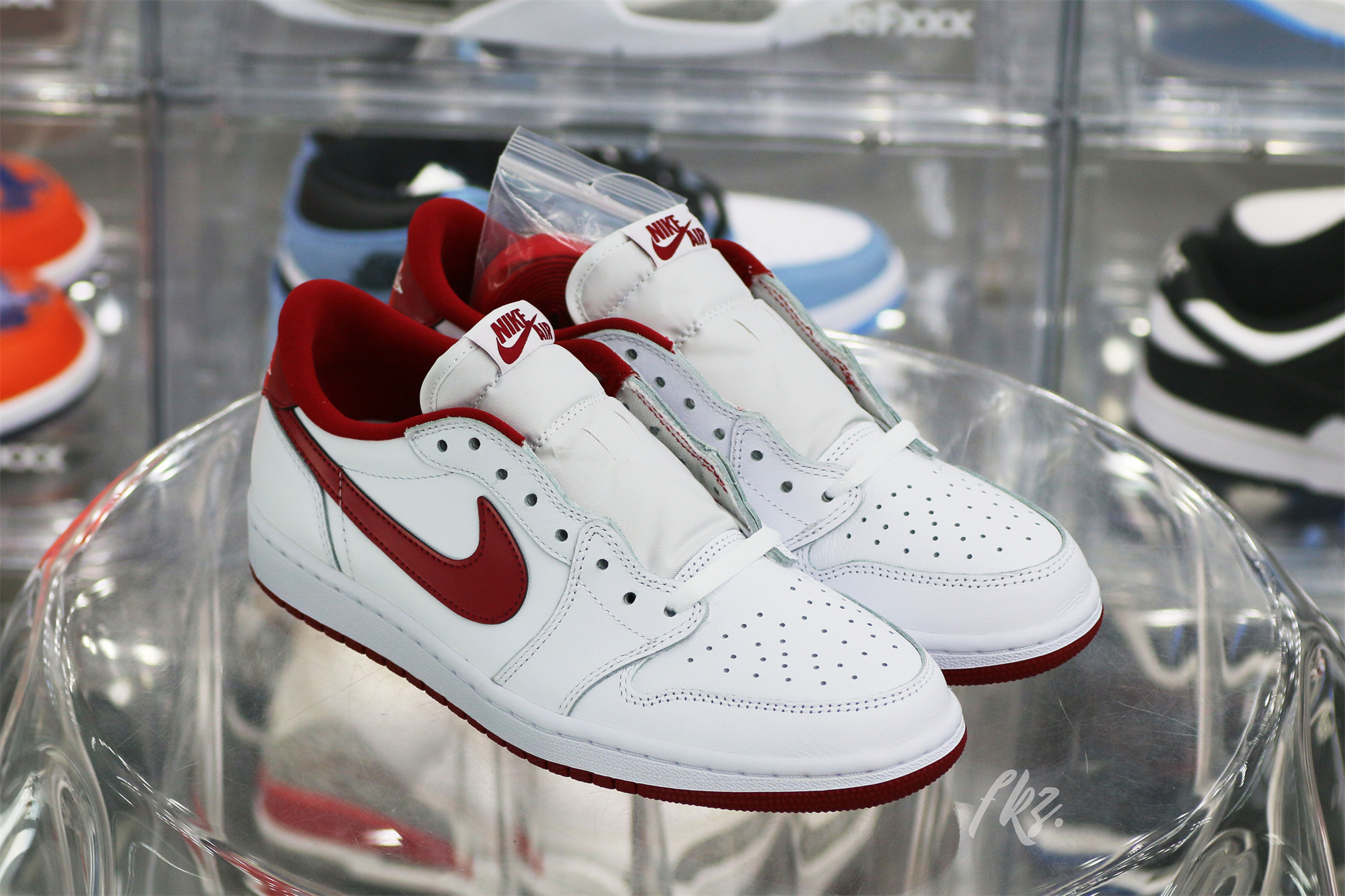 Air Jordan 1 Retro Low White Varsity Red
