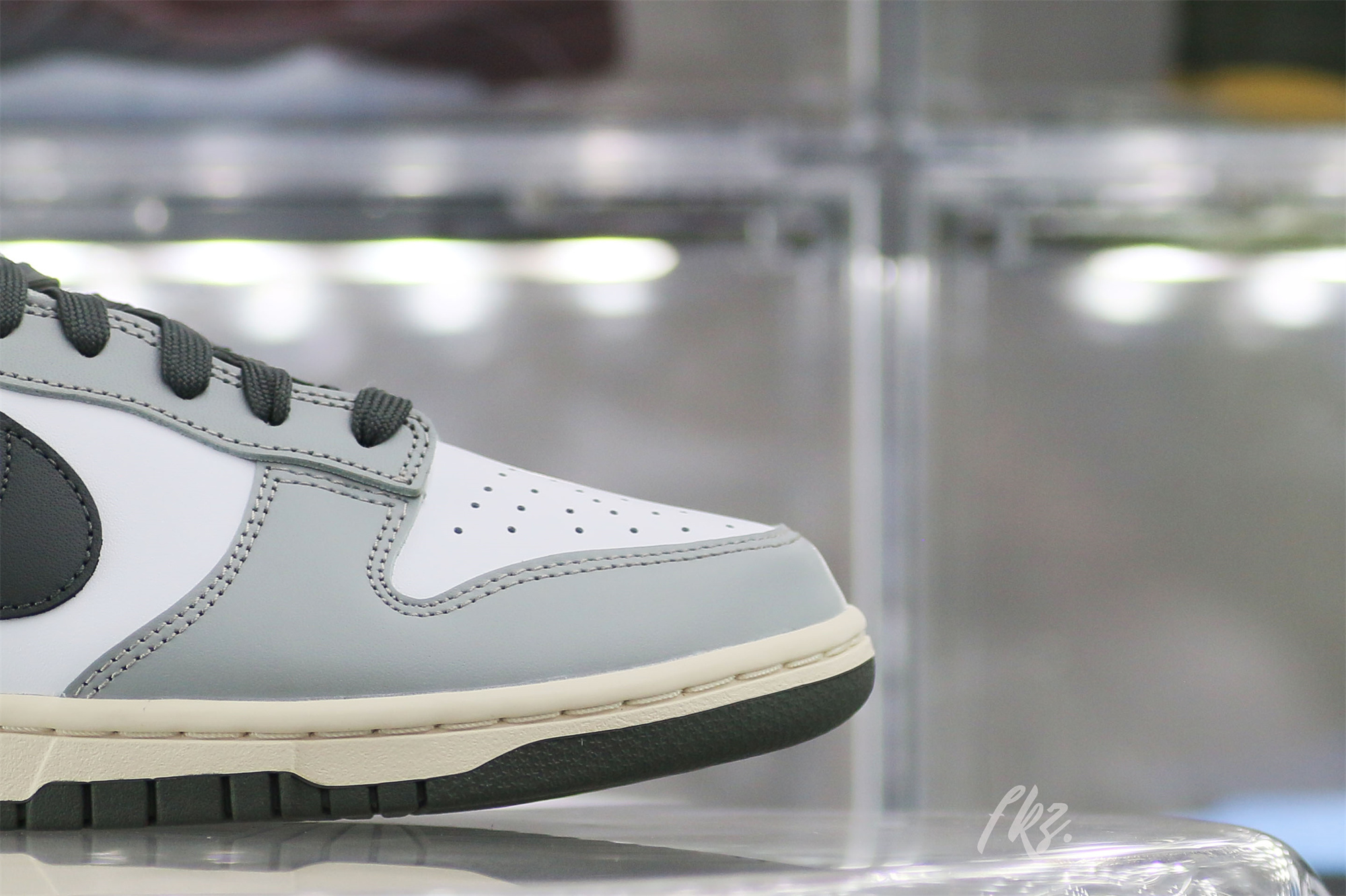 Nike Dunk Low Light Smoke Grey