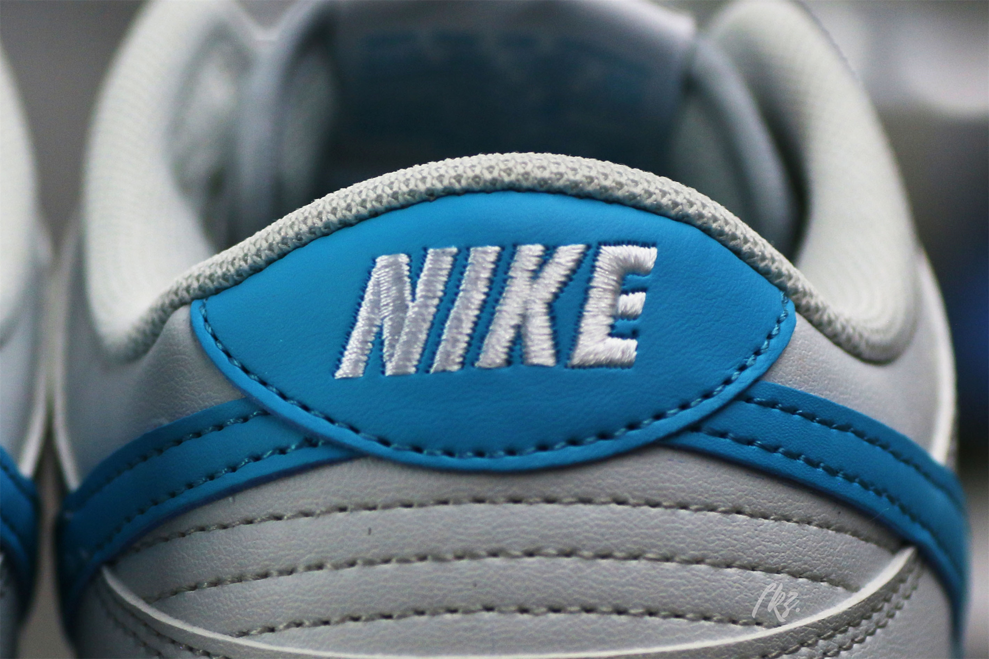 Nike Dunk Low Retro Pure Platinum Blue Lightning