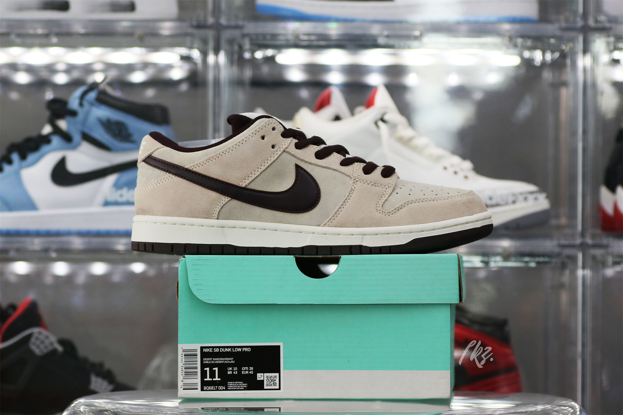 Nike SB Dunk Low Desert Sand Mahogany