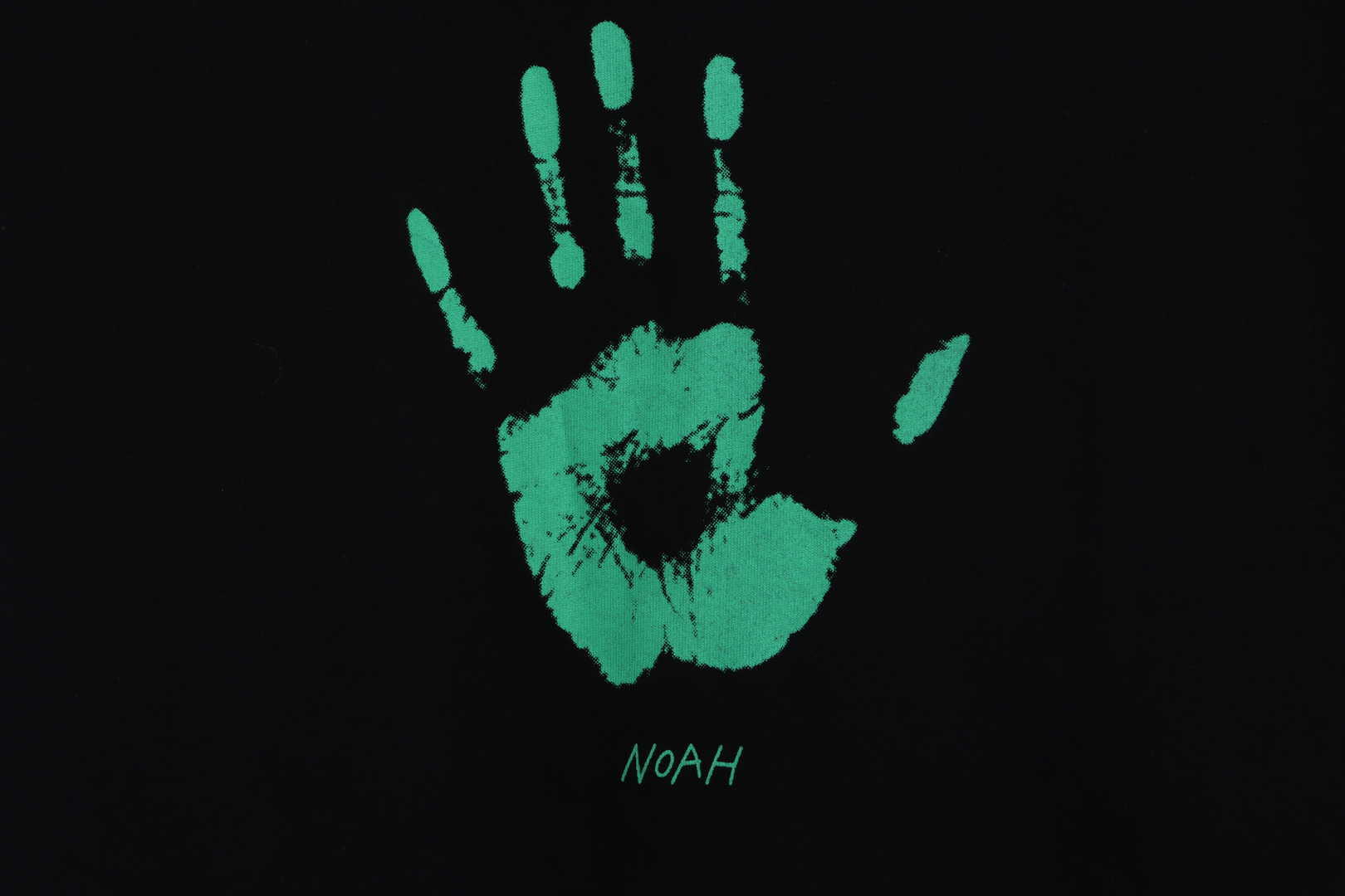 NOAH FLY Fluorescent Chest Short Sleeves