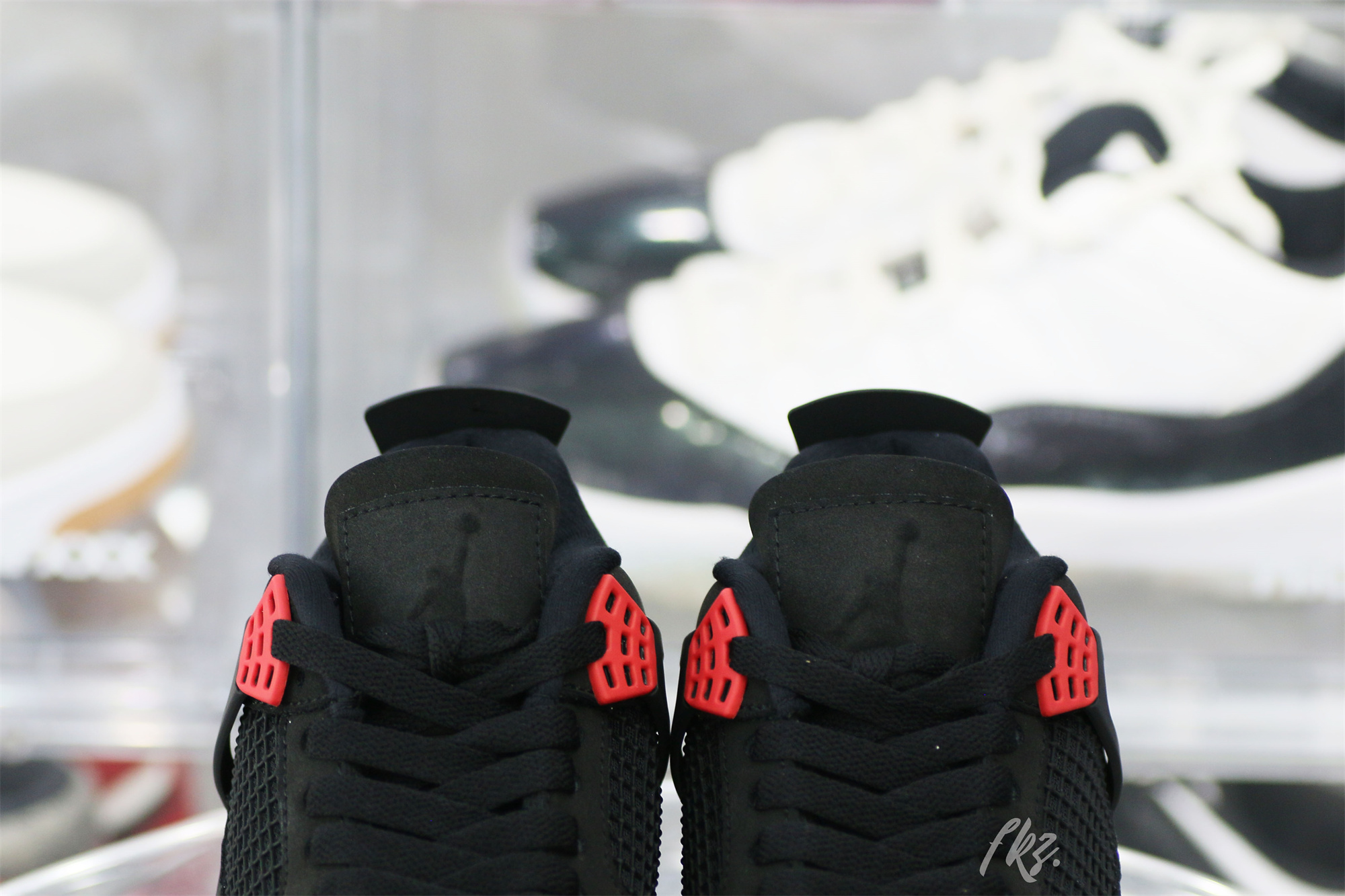 Air Jordan 4 Retro Raptors（2018）