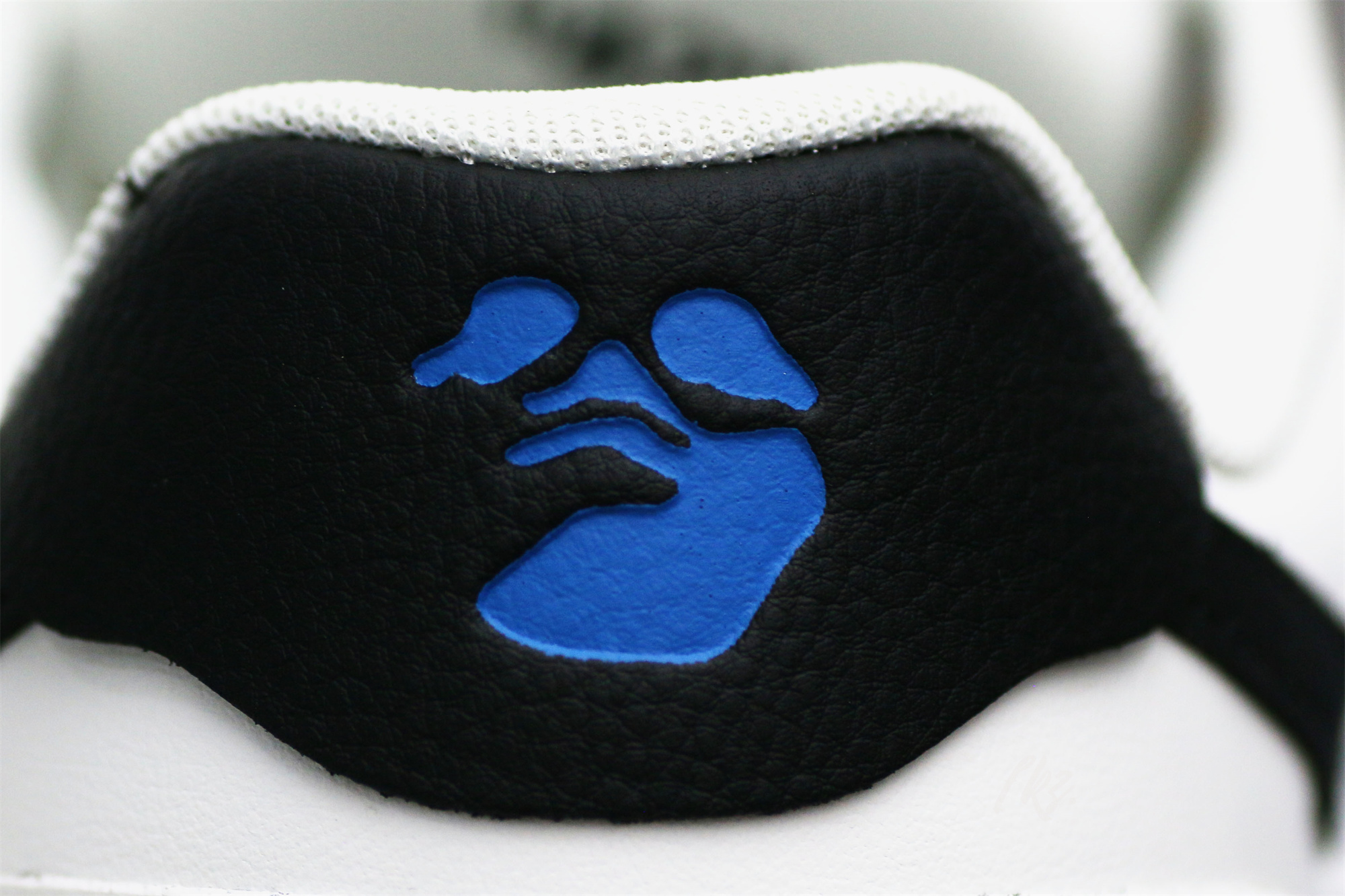 OFF-WHITE White & Black ‘Out Of Office’ Sneakers