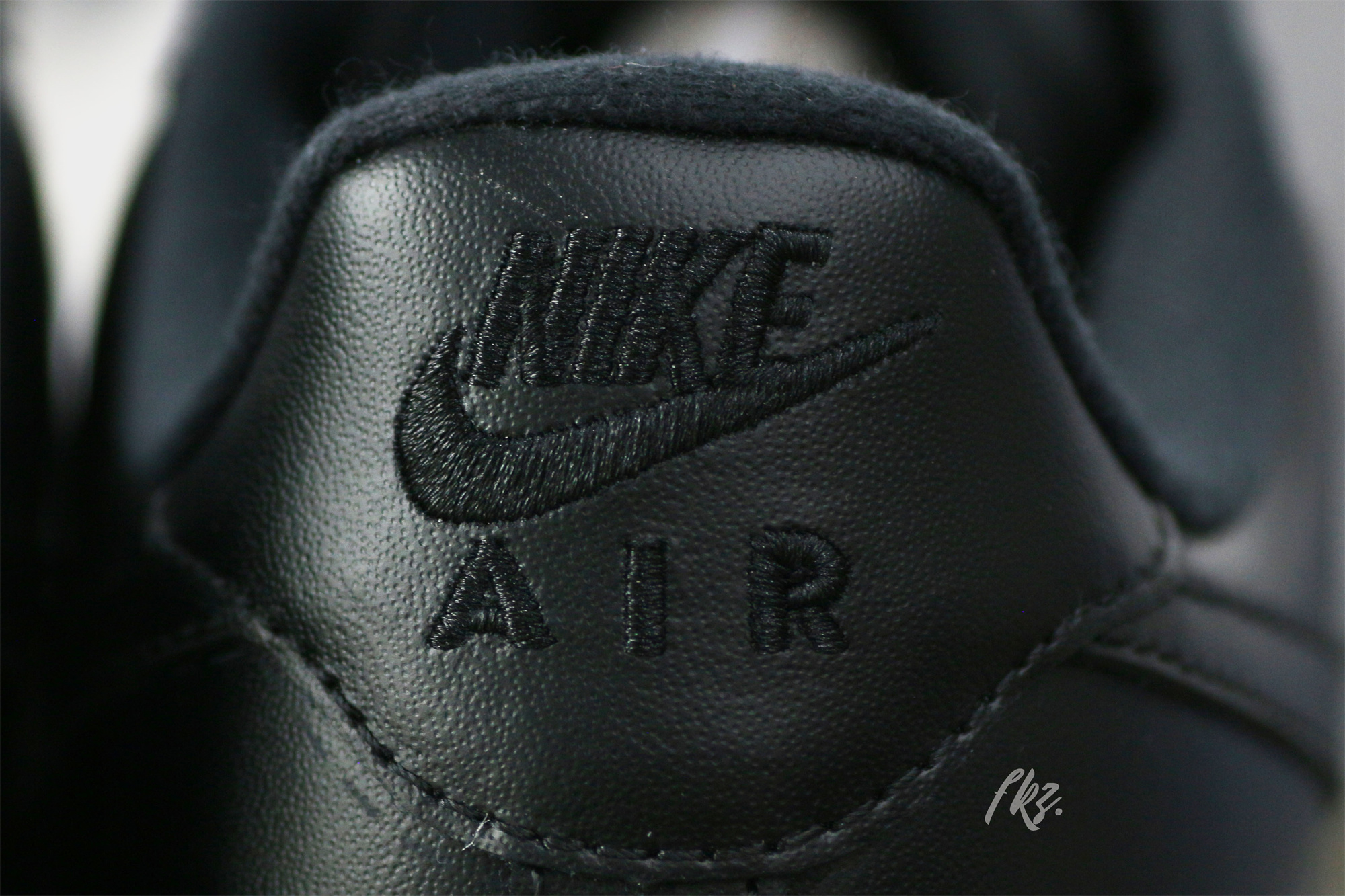 Nike Air Force 1 Low Supreme Black