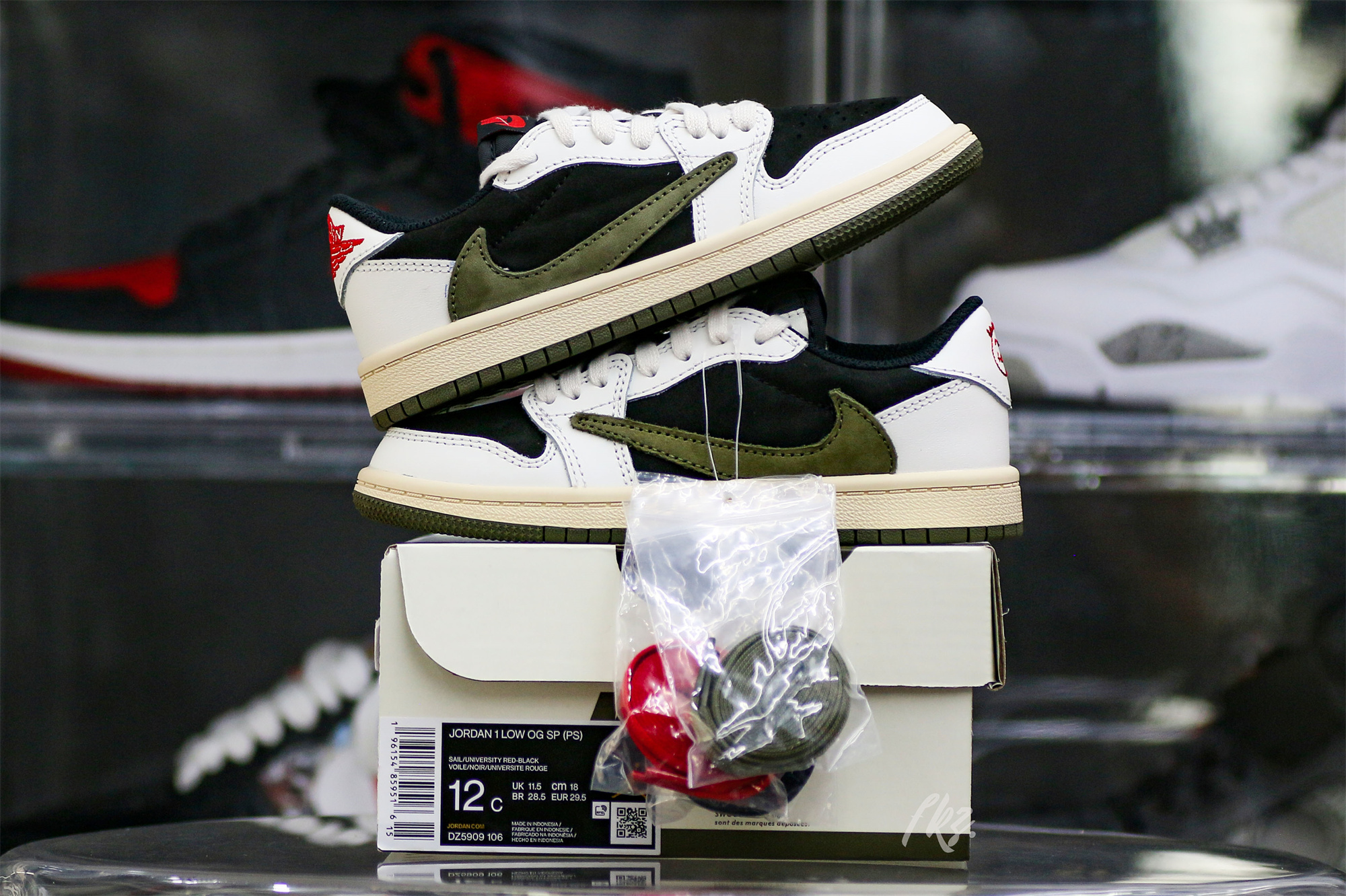 Travis Scott x Jordan 1 Retro Low OG SP Olive Kid (LN5 A1)