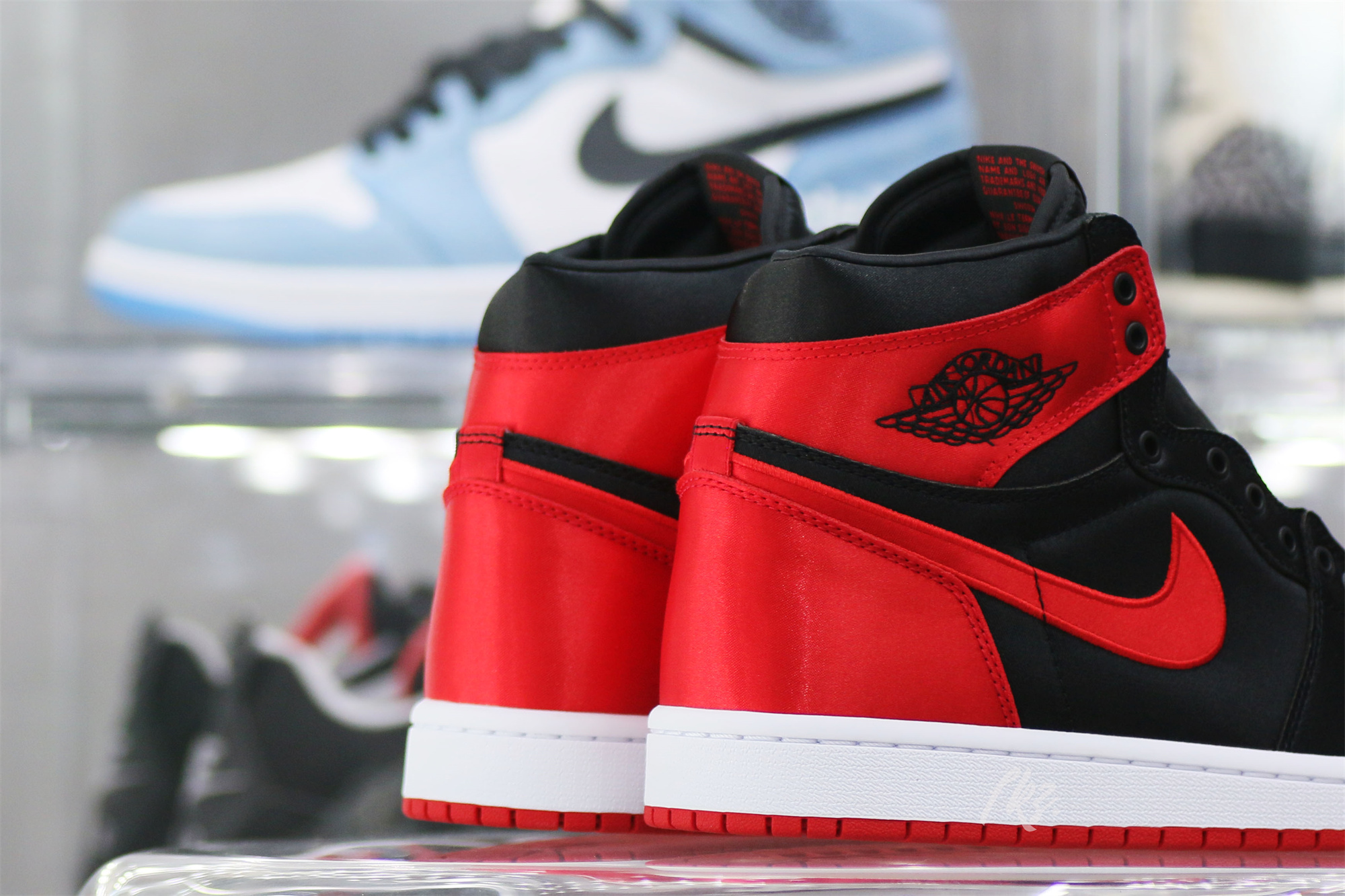 Jordan 1 Retro Satin Bred/Banned 2023 (LN5 A1)