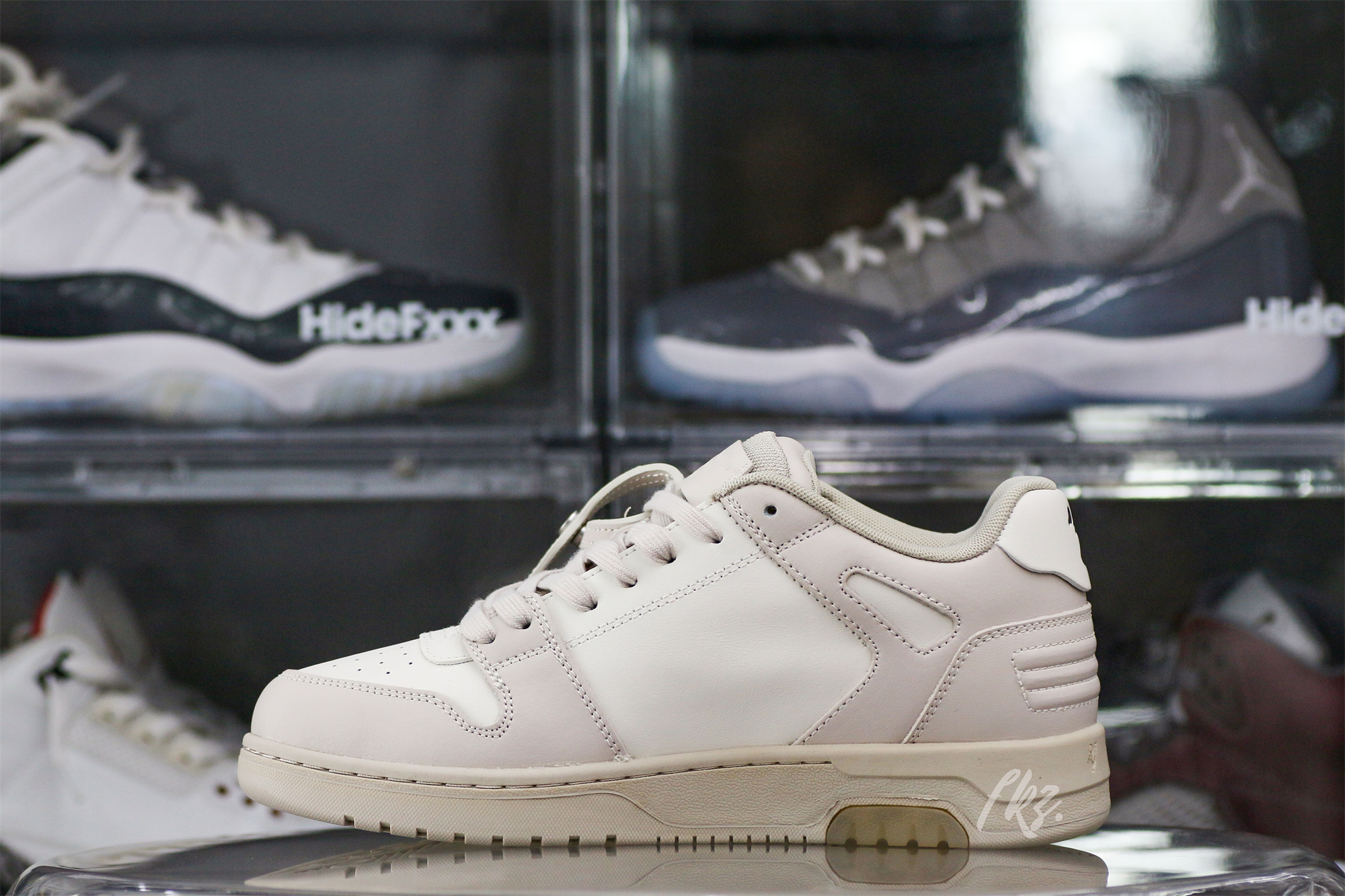 Off-White White & Beige ‘Out Of Office’ Sneakers