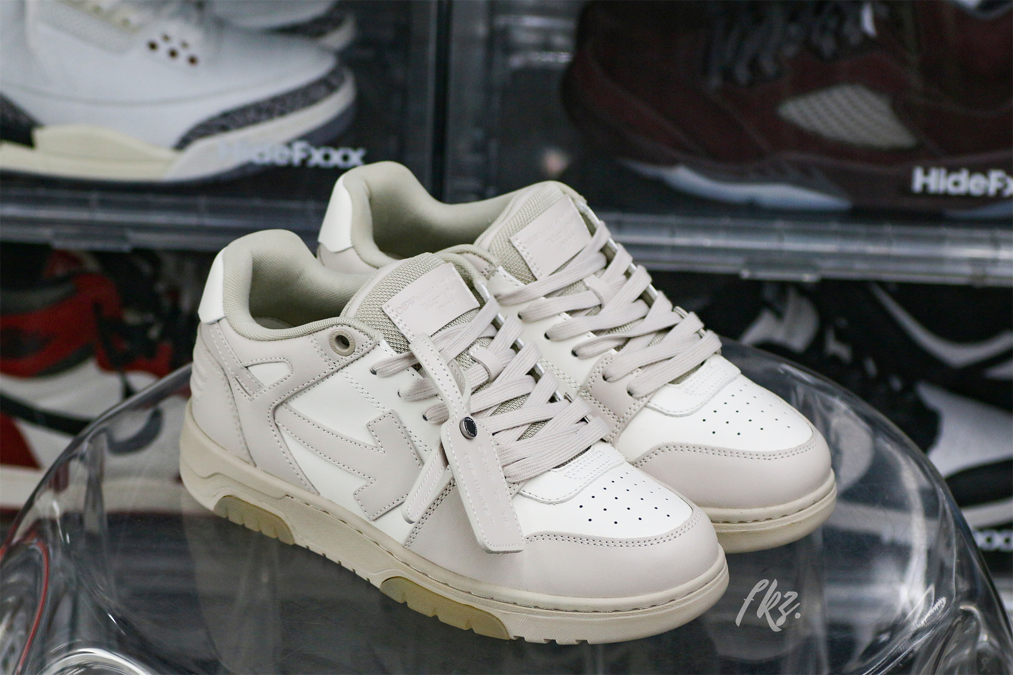 Off-White White & Beige ‘Out Of Office’ Sneakers