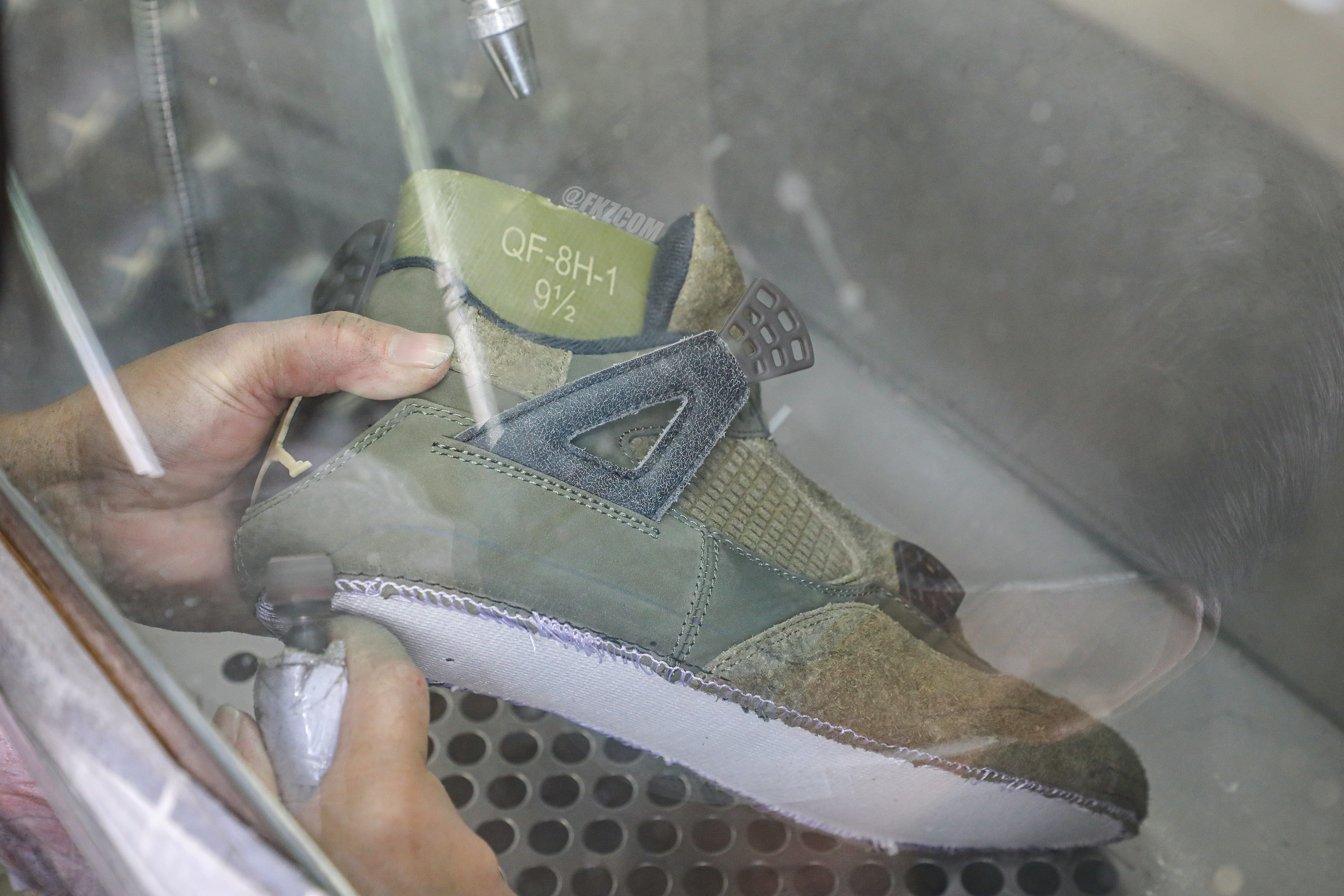Air Jordan 4 Retro SE Craft Medium Olive (LN5 A1)