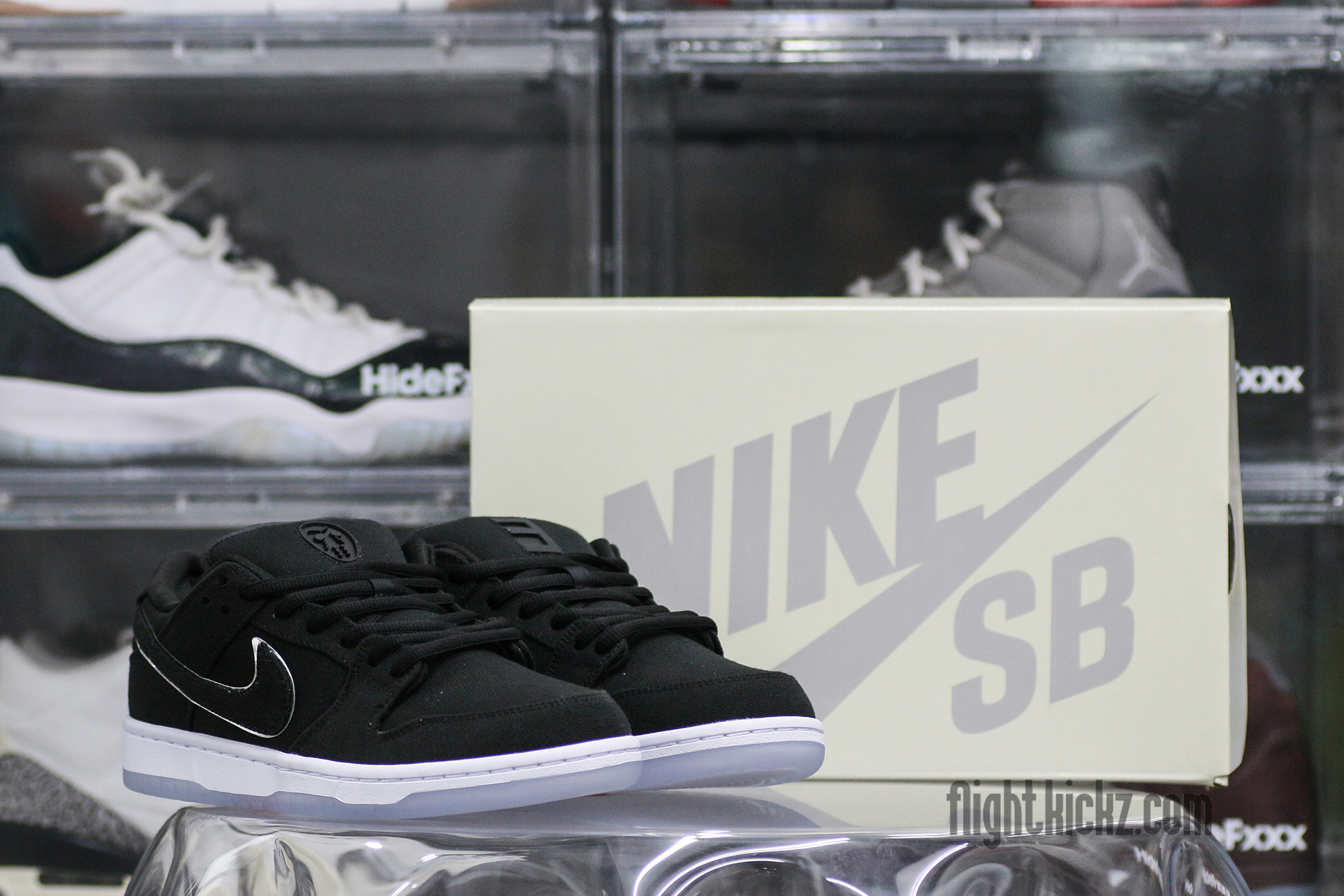 Eminem x Carhartt x Nike SB Dunk Black 2023