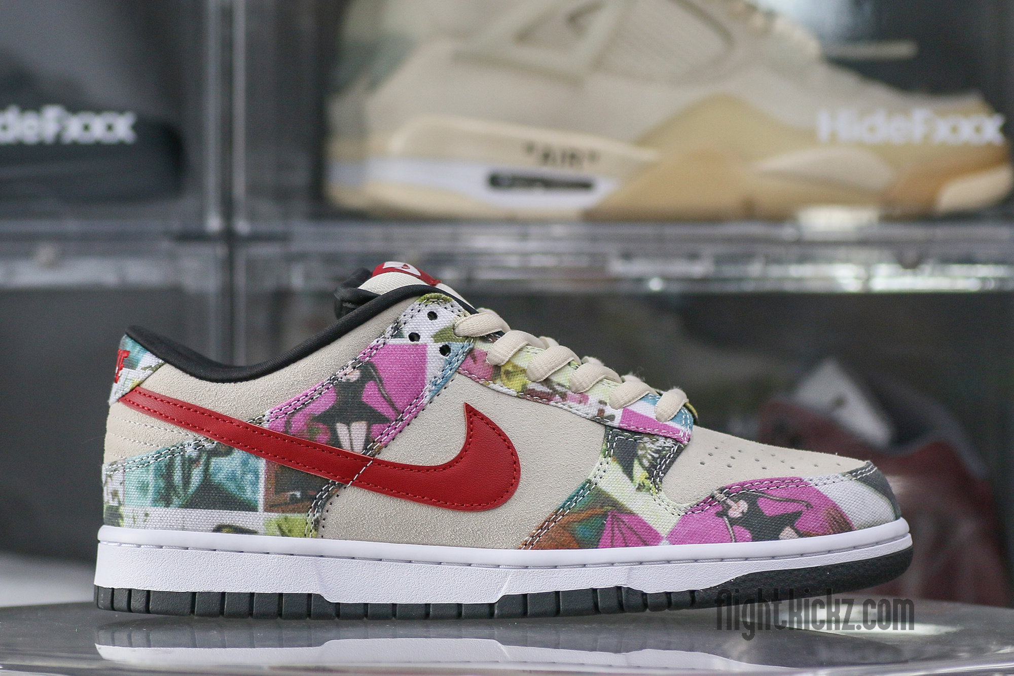 Nike SB Dunk Low Paris