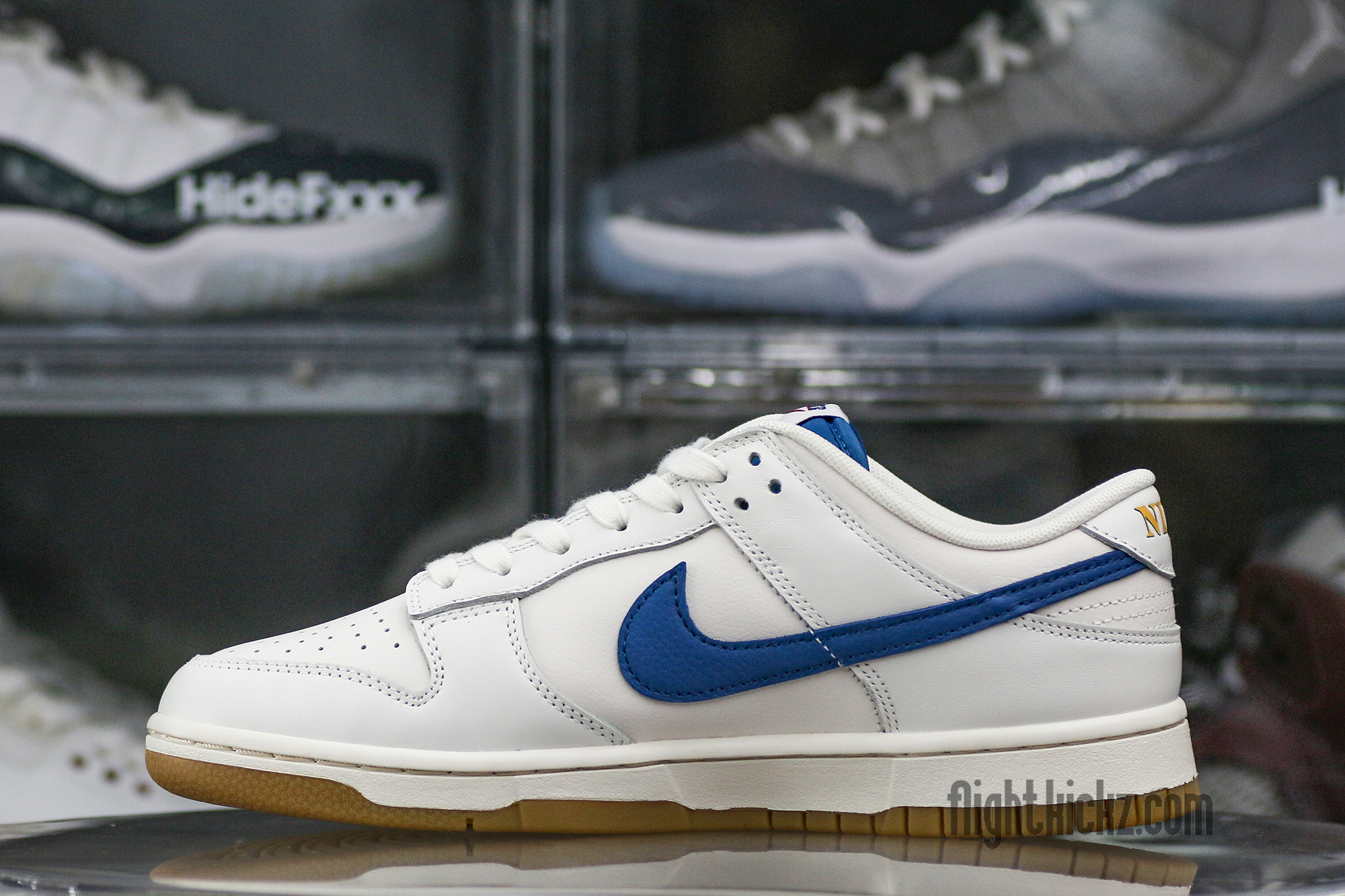 Nike Dunk Low SE Sail Dark Marina Blue