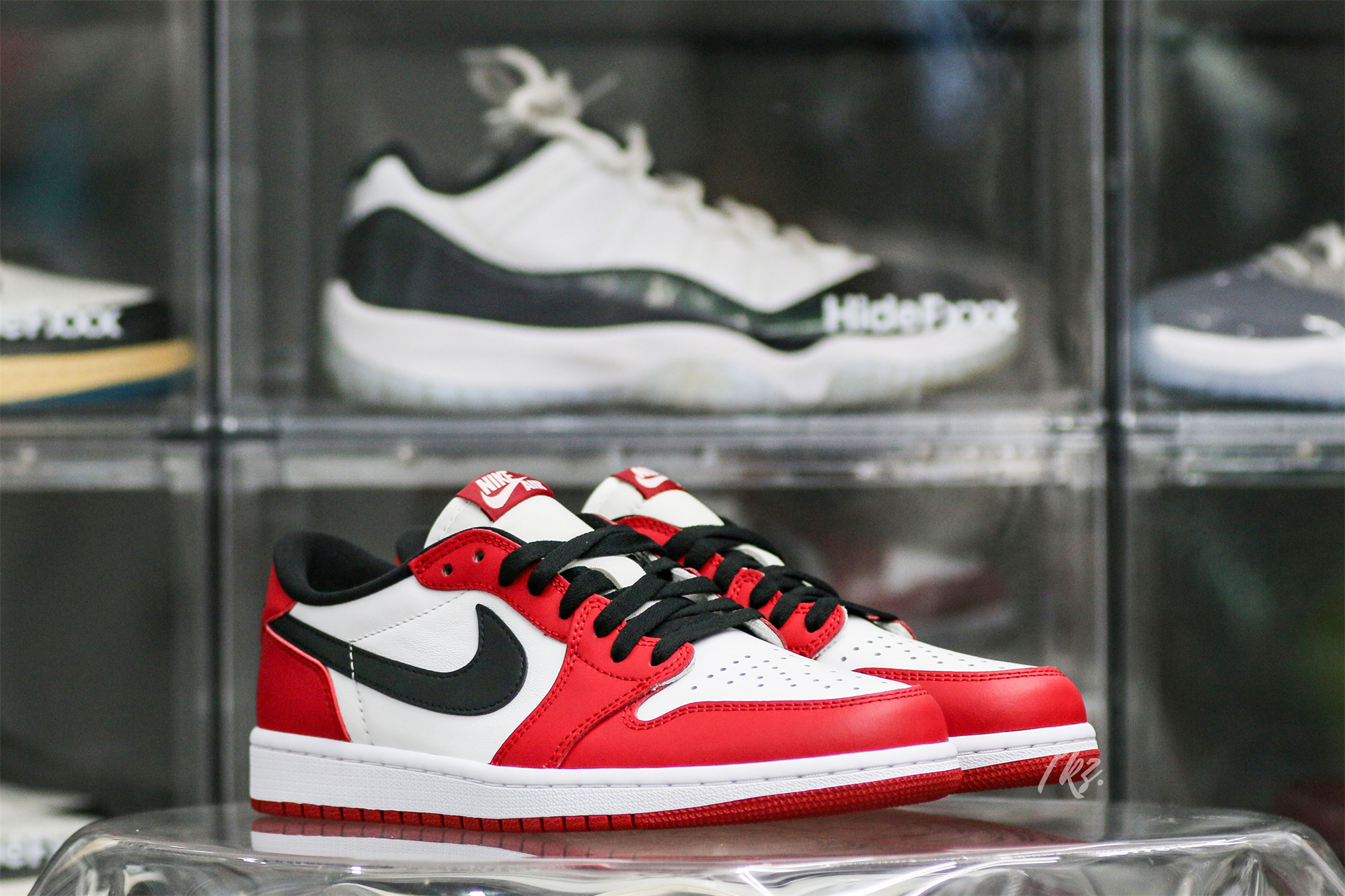 Air Jordan 1 Low Chicago 2016