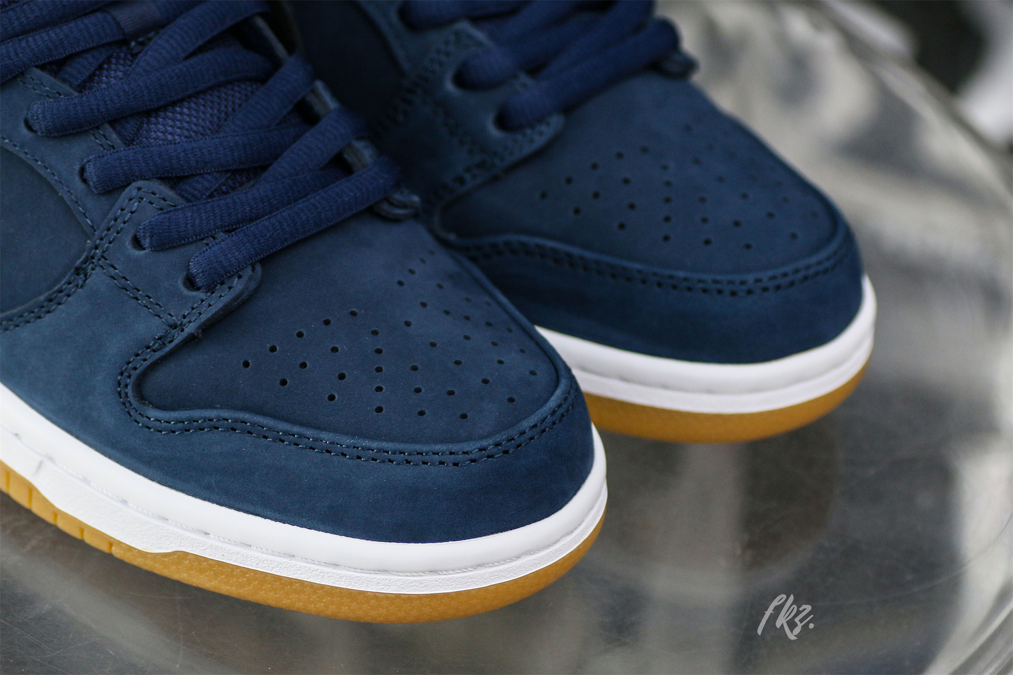 Dunk Low Pro ISO SB Navy Gum
