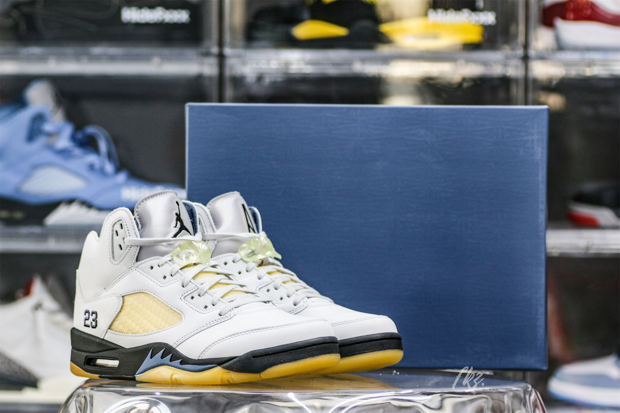 A Ma Maniere Air Jordan 5 SP Photon Dust/Diffused Blue WMS(LN5 A1)